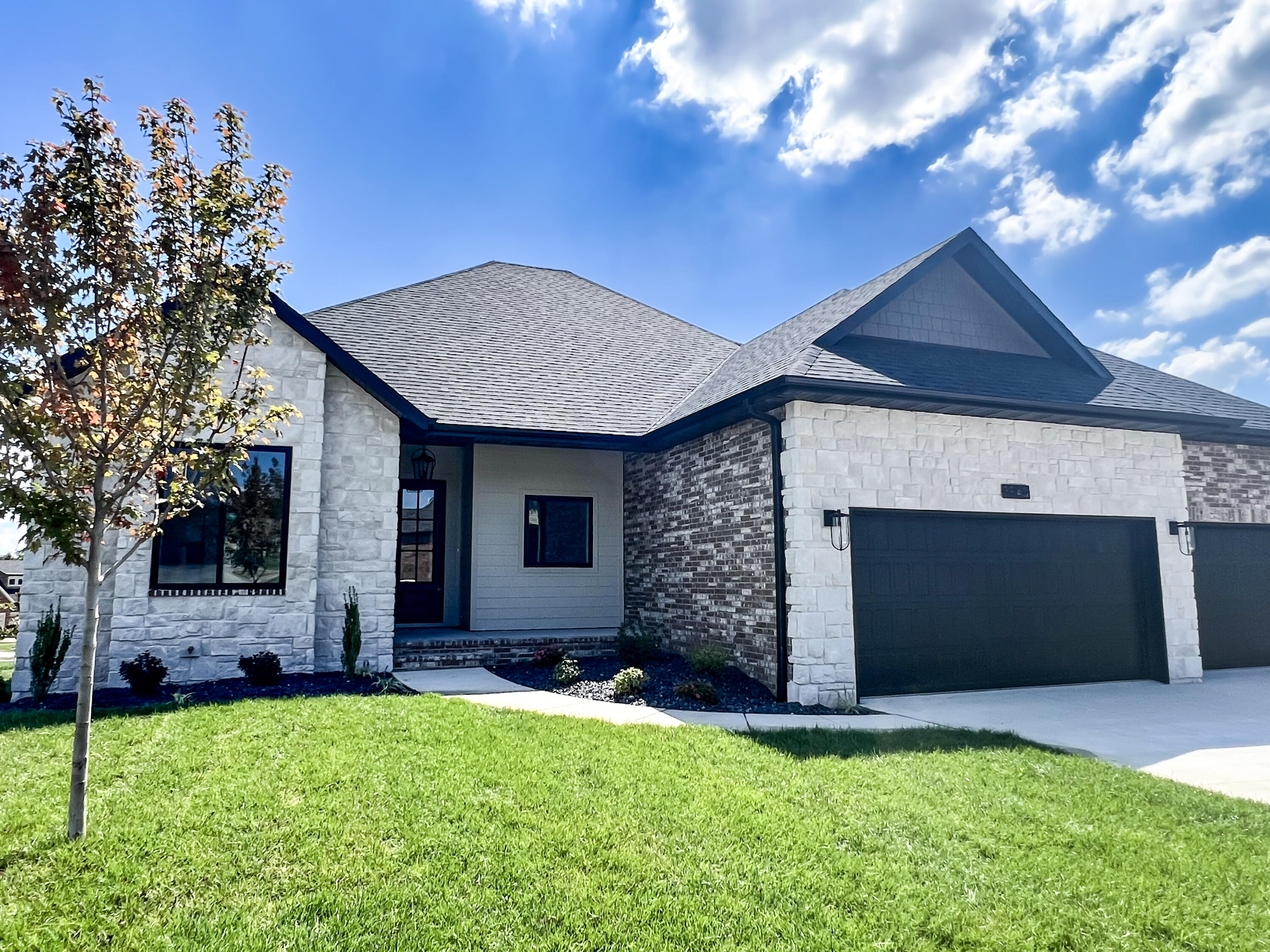 3940 East Ridgeview Street Property Photo