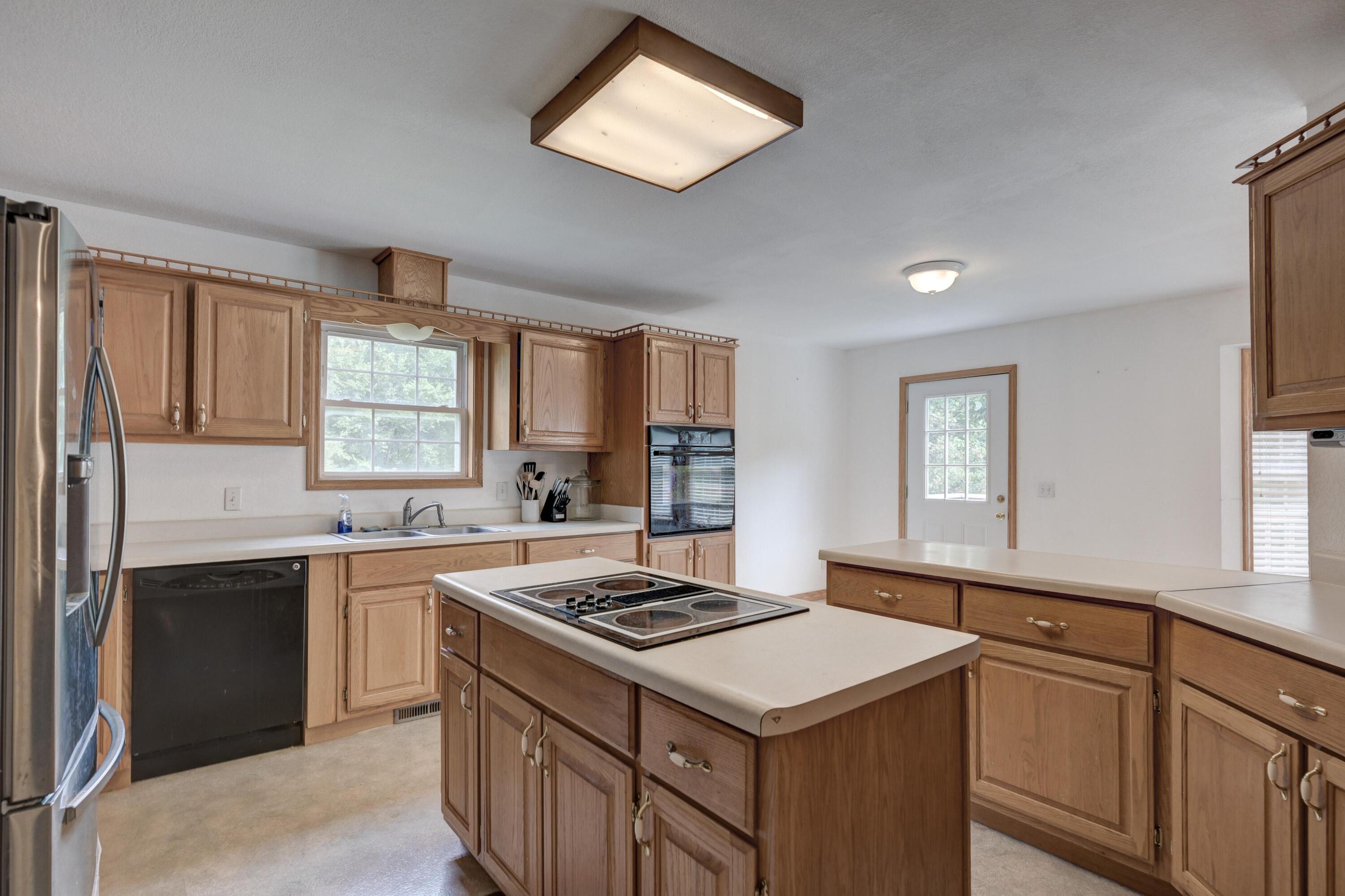 14205 Goldfinch Road Property Photo 27