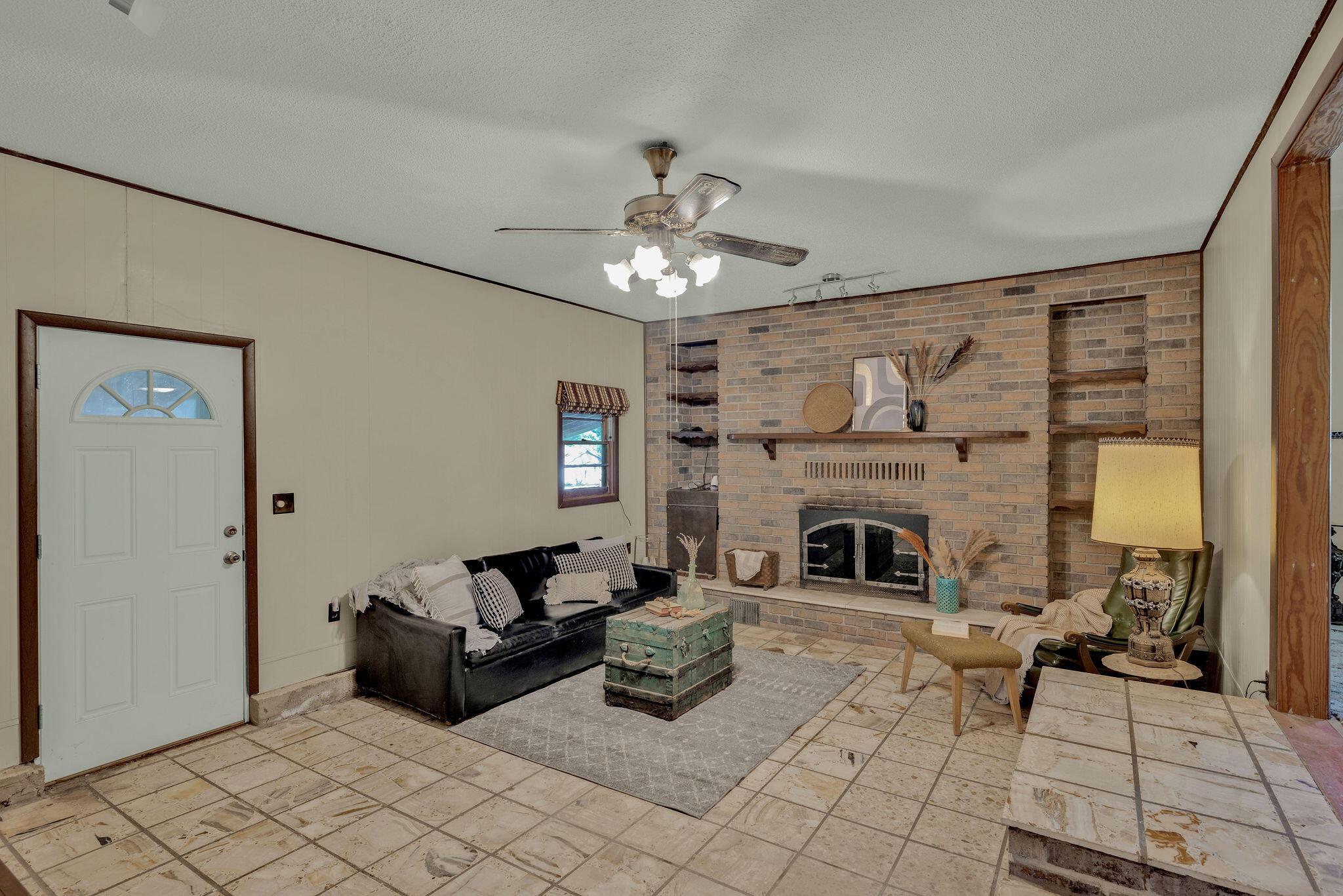 102 West Garner Street Property Photo 9