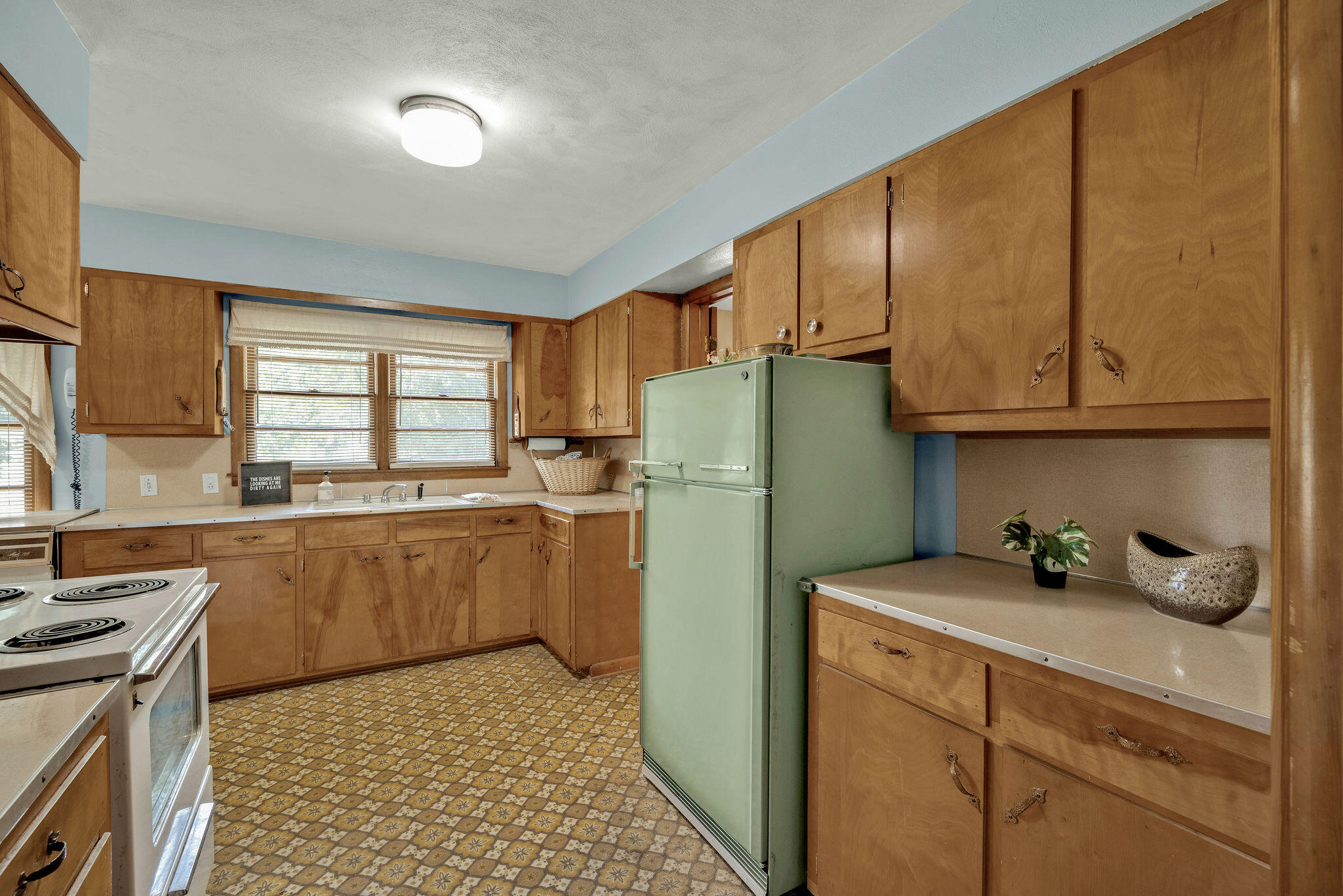102 West Garner Street Property Photo 11