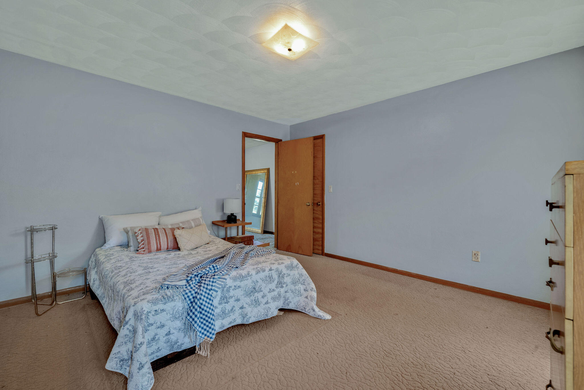 102 West Garner Street Property Photo 23