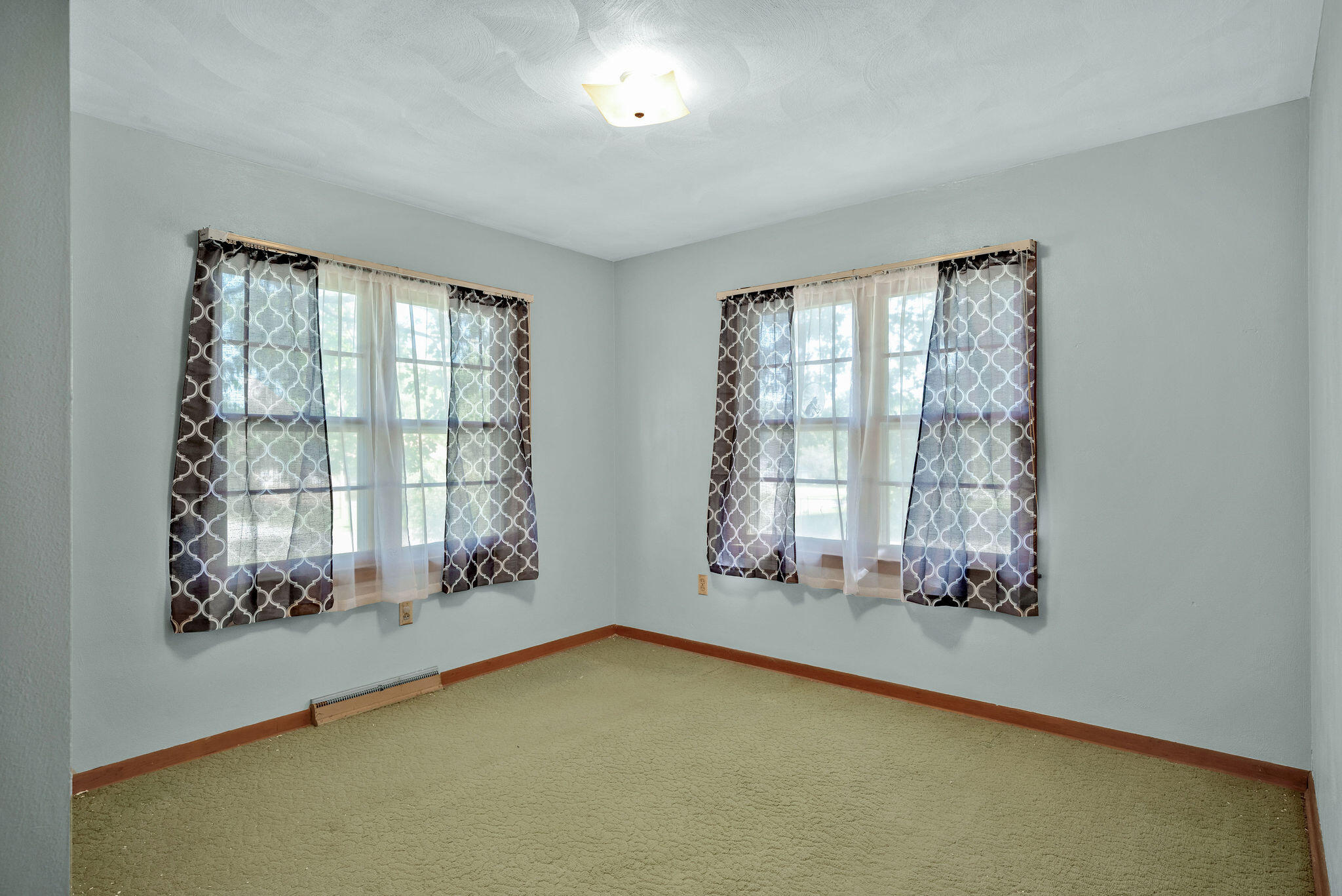 102 West Garner Street Property Photo 30