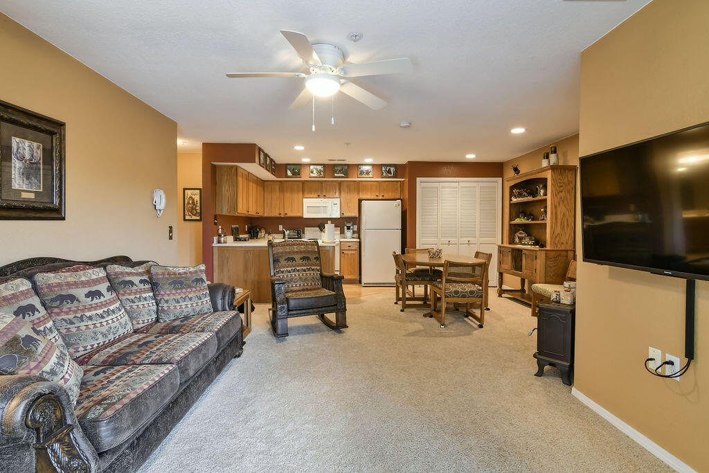 1007 Rocky Shore Terrace Property Photo 4