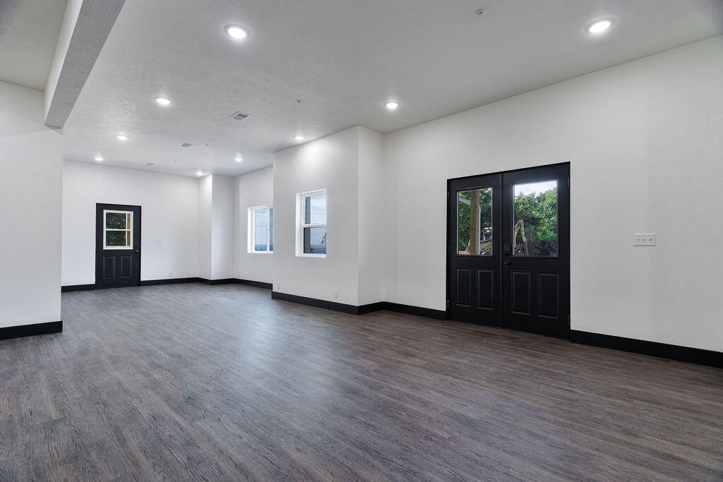 14788 Business 13 Property Photo 8
