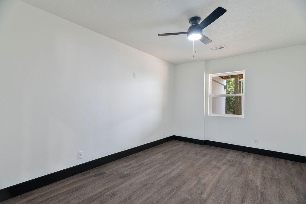 14788 Business 13 Property Photo 16