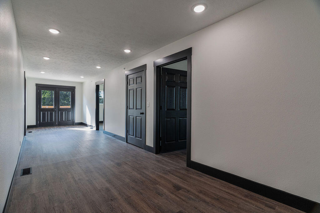 14788 Business 13 Property Photo 22