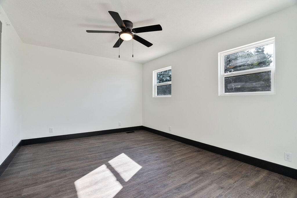 14788 Business 13 Property Photo 26