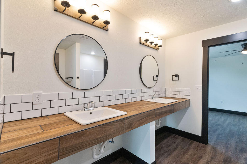 14788 Business 13 Property Photo 28