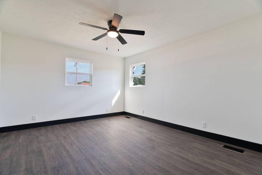 14788 Business 13 Property Photo 34