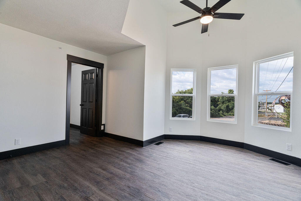14788 Business 13 Property Photo 37
