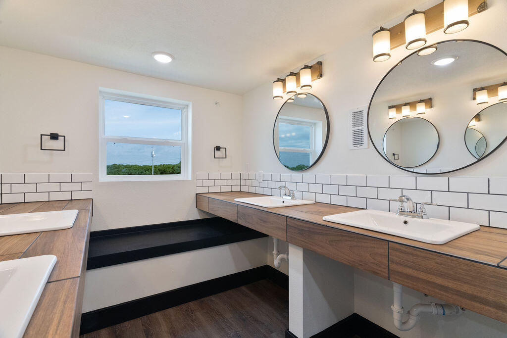14788 Business 13 Property Photo 44