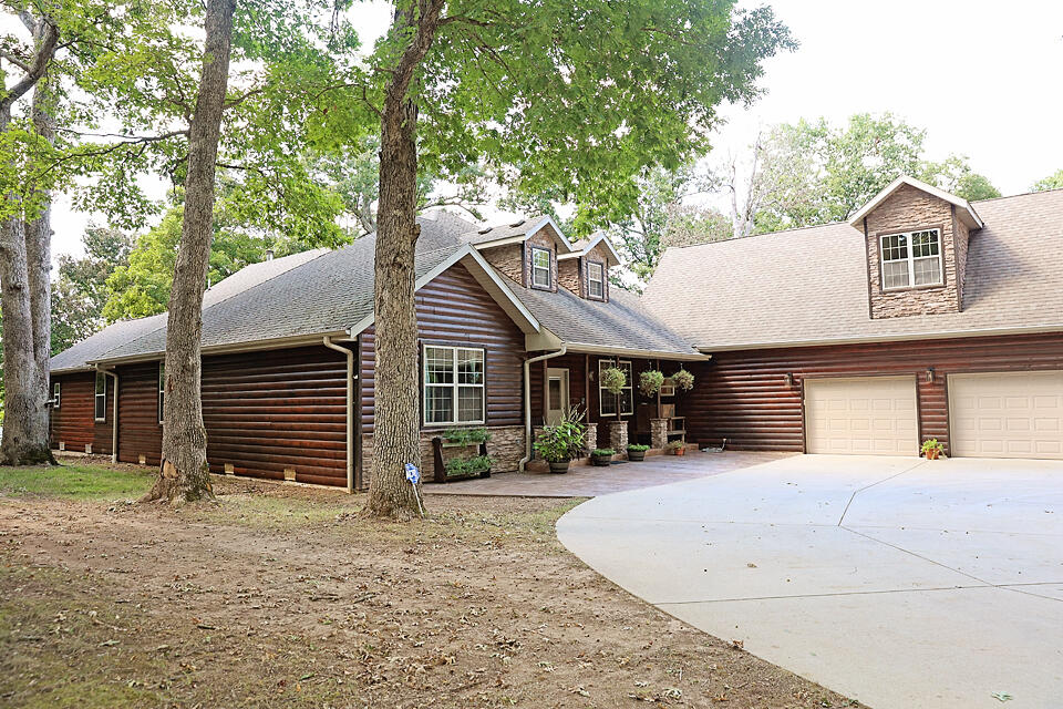 289 East Lakeview Lane Property Photo 2