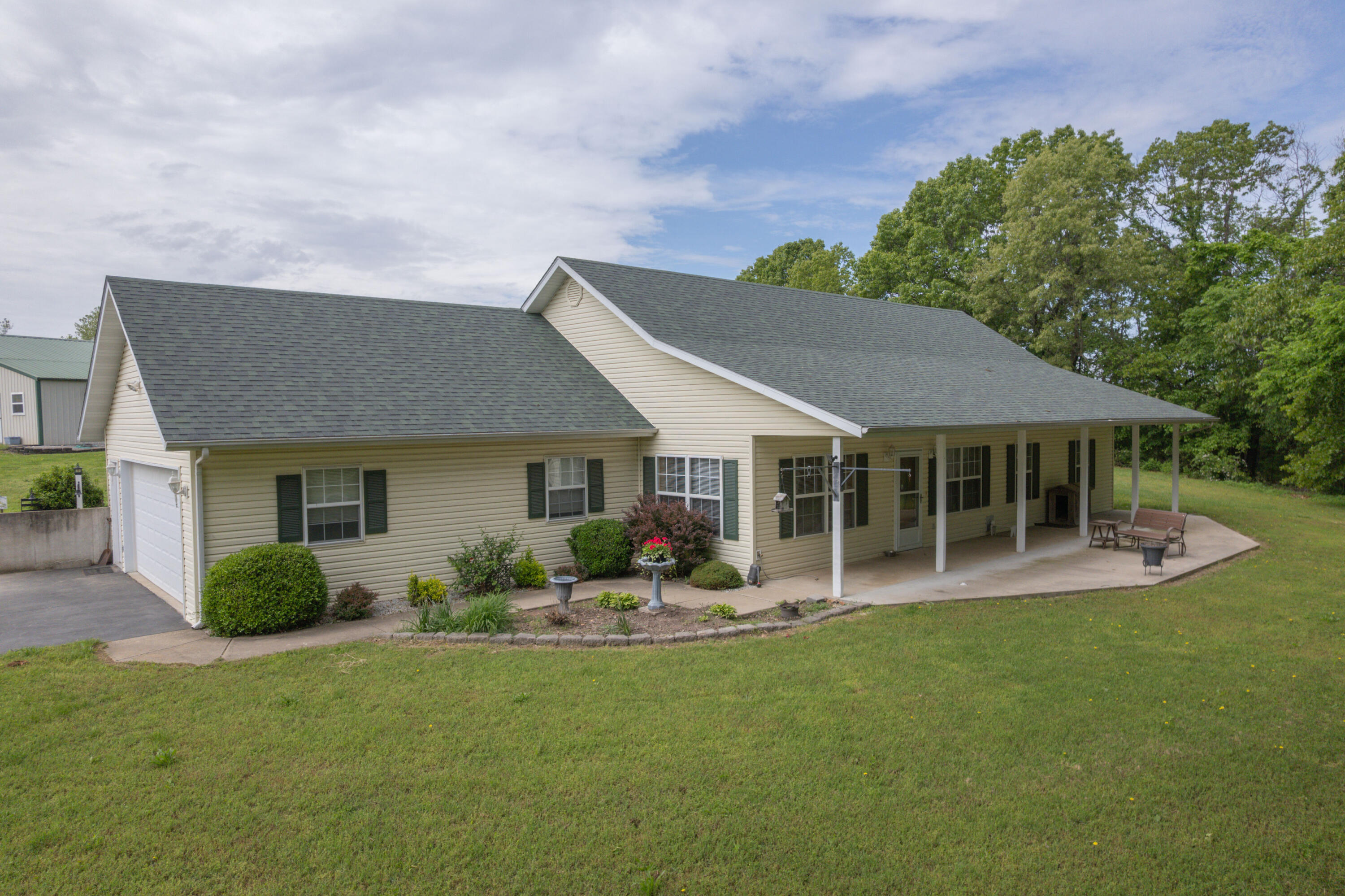 16427 Farm Road 2007 Property Photo 1