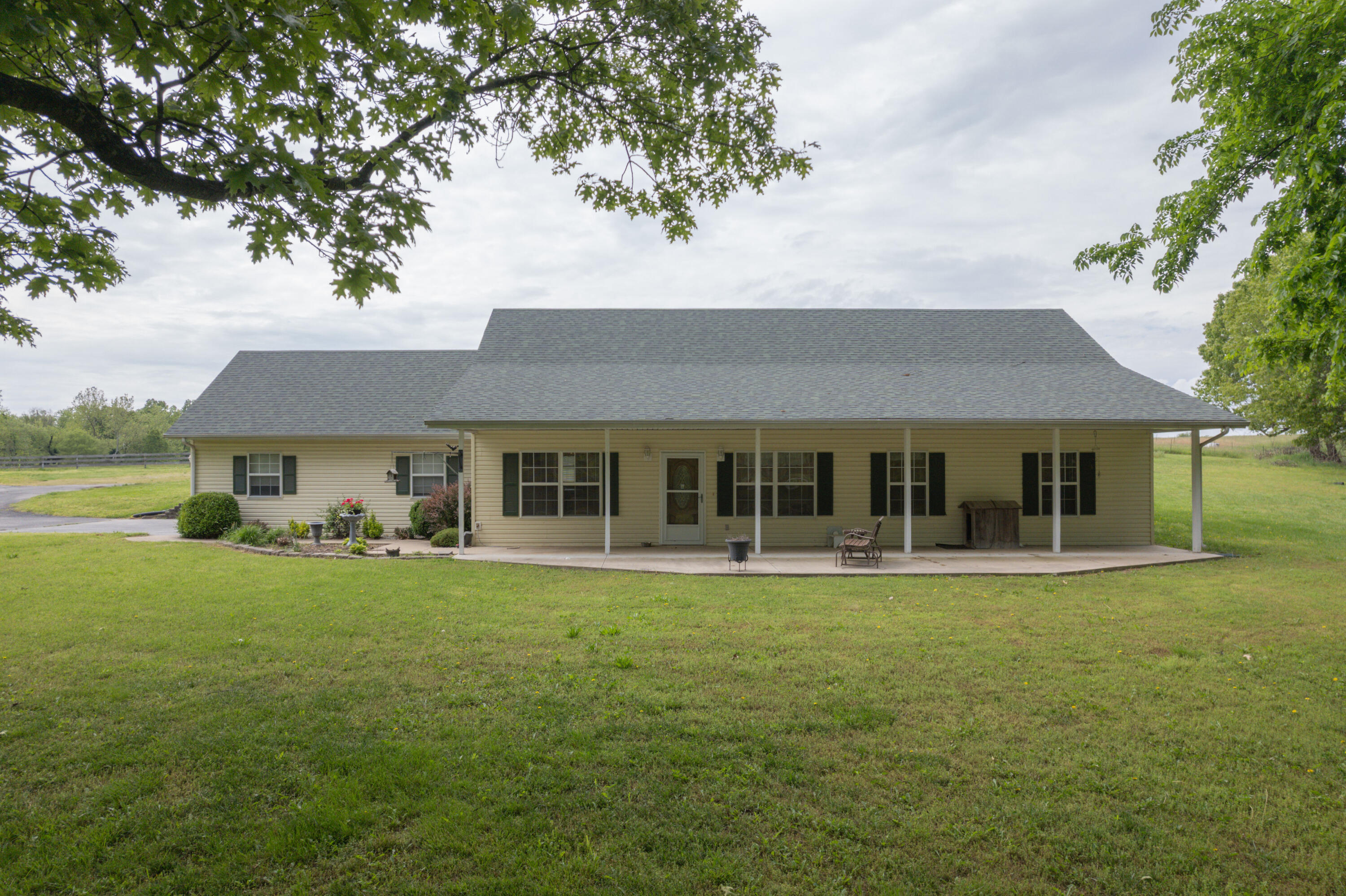 16427 Farm Road 2007 Property Photo 2