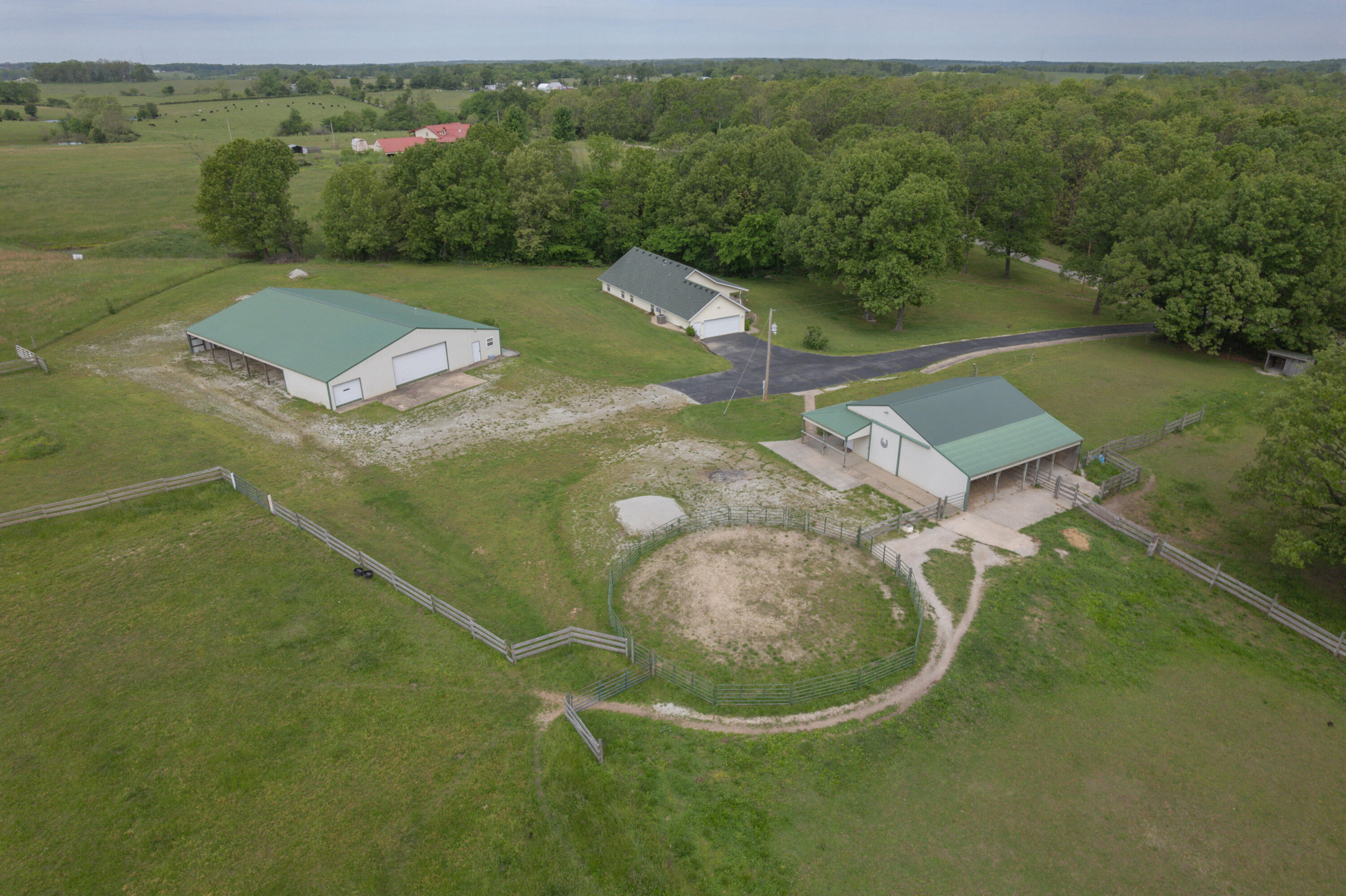 16427 Farm Road 2007 Property Photo 4