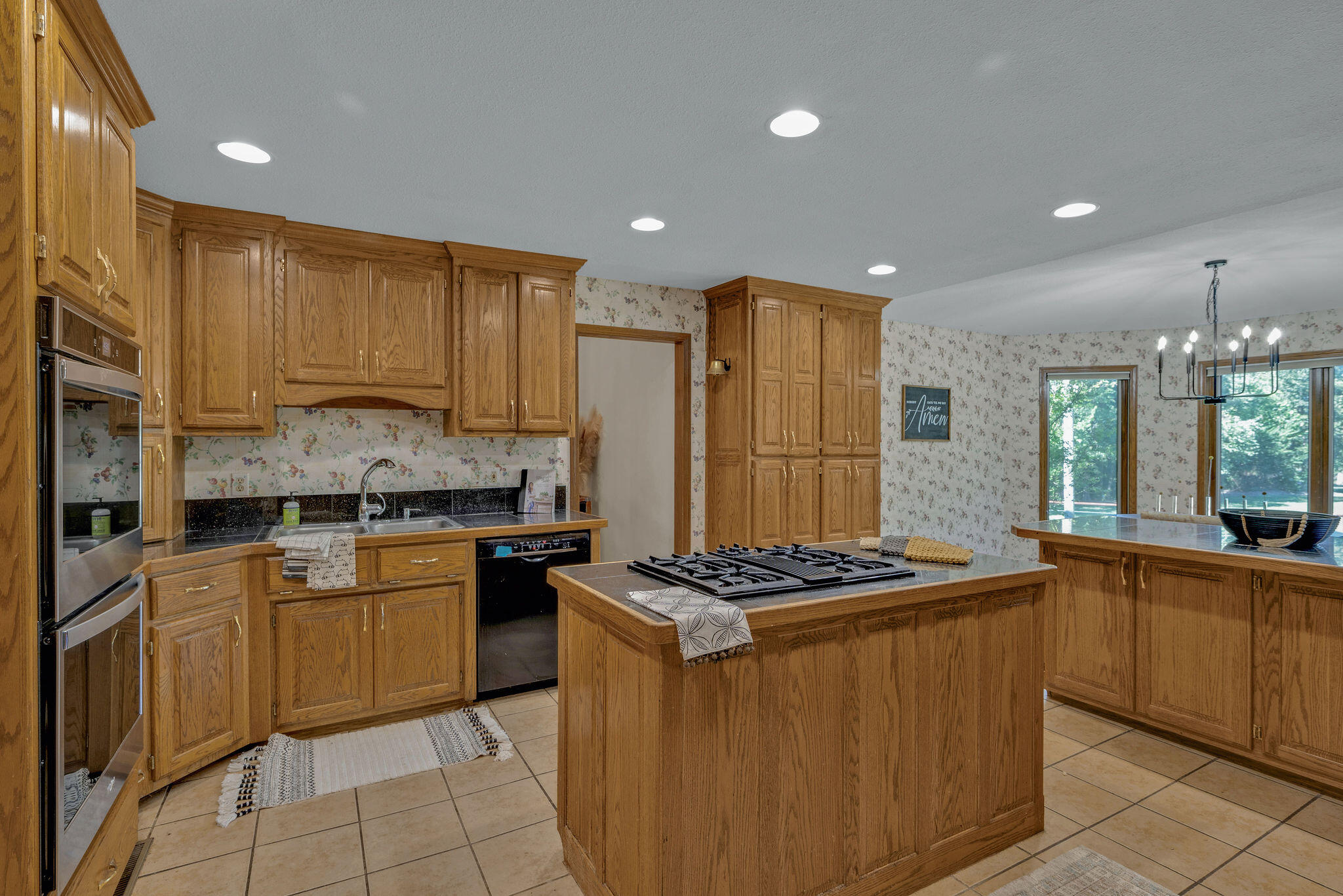 561 East Spring Street Property Photo 15