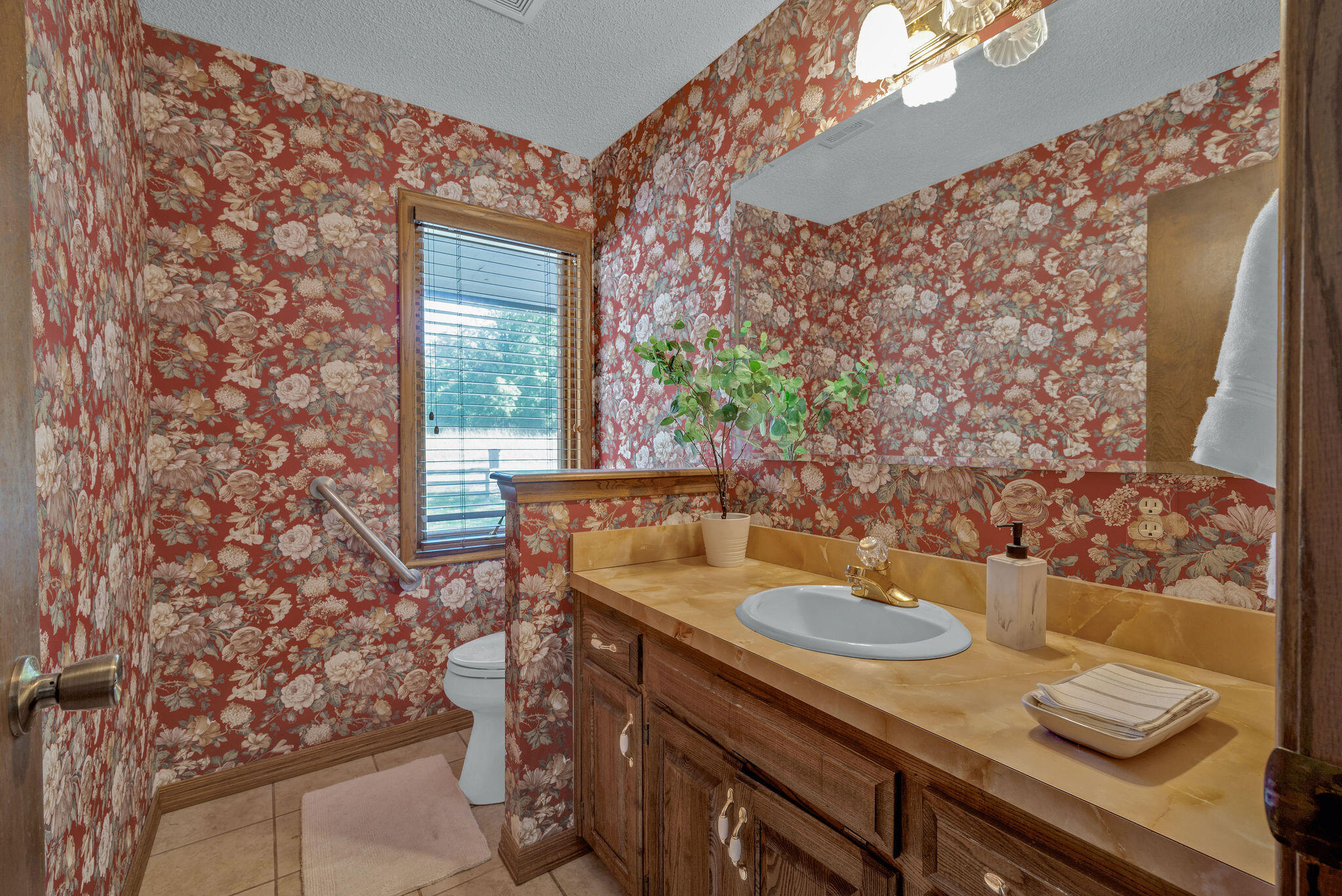 561 East Spring Street Property Photo 34