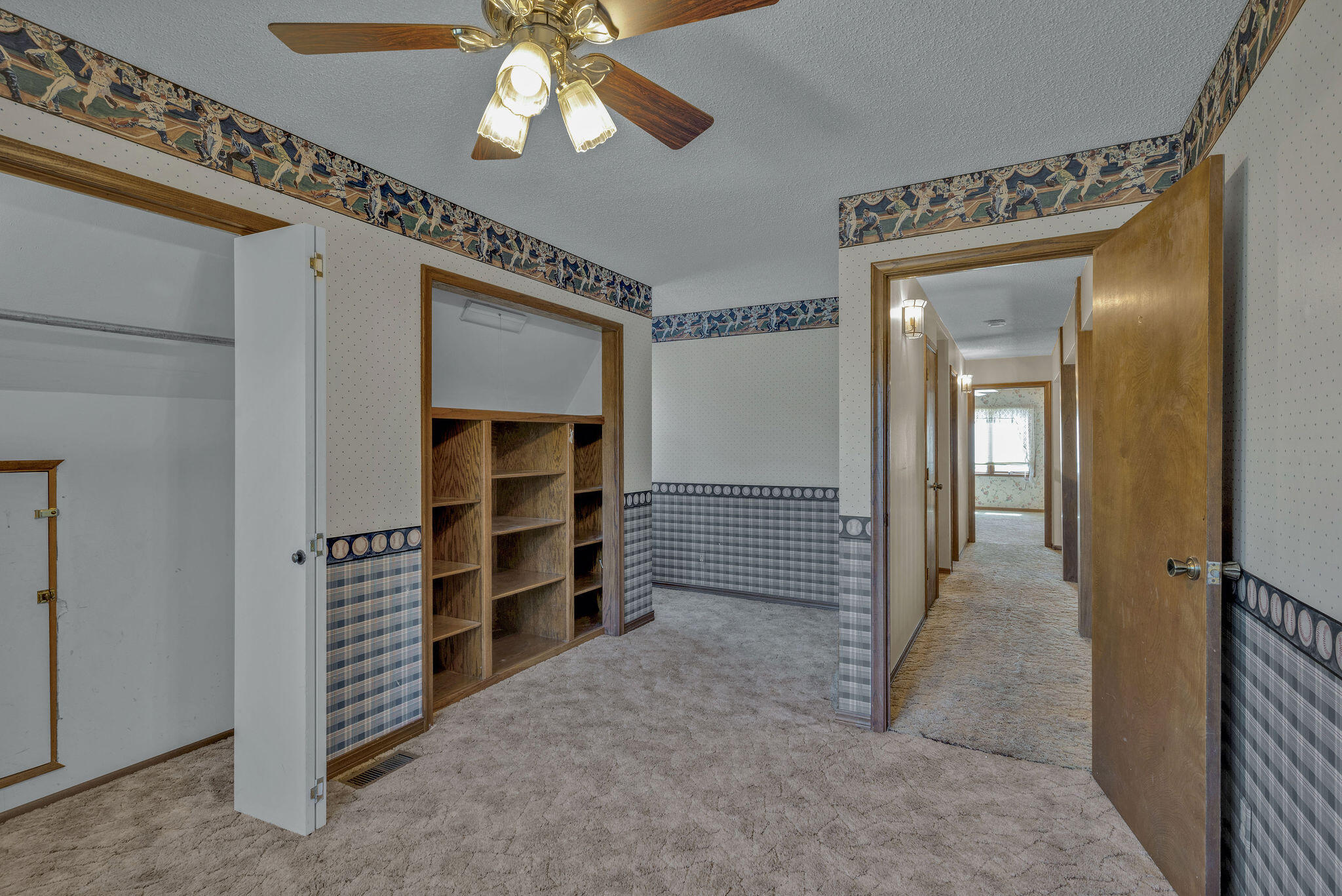 561 East Spring Street Property Photo 40