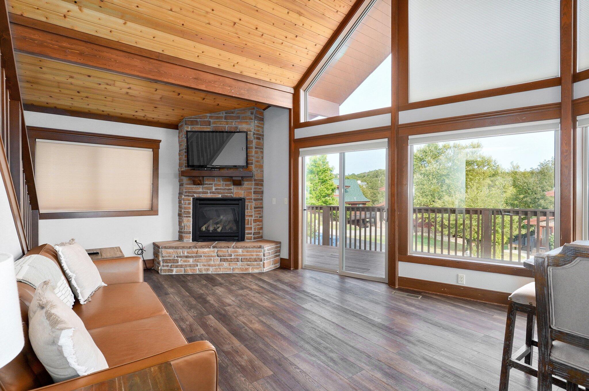 41 Western Red Cedar Street Property Photo 7