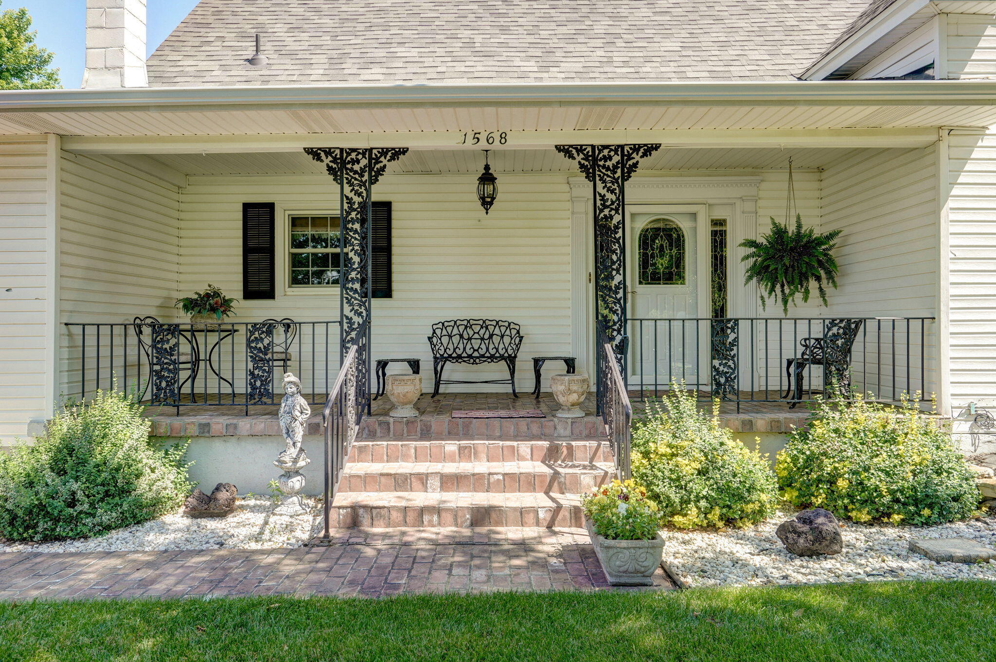 1568 Glossip Avenue Property Photo 14