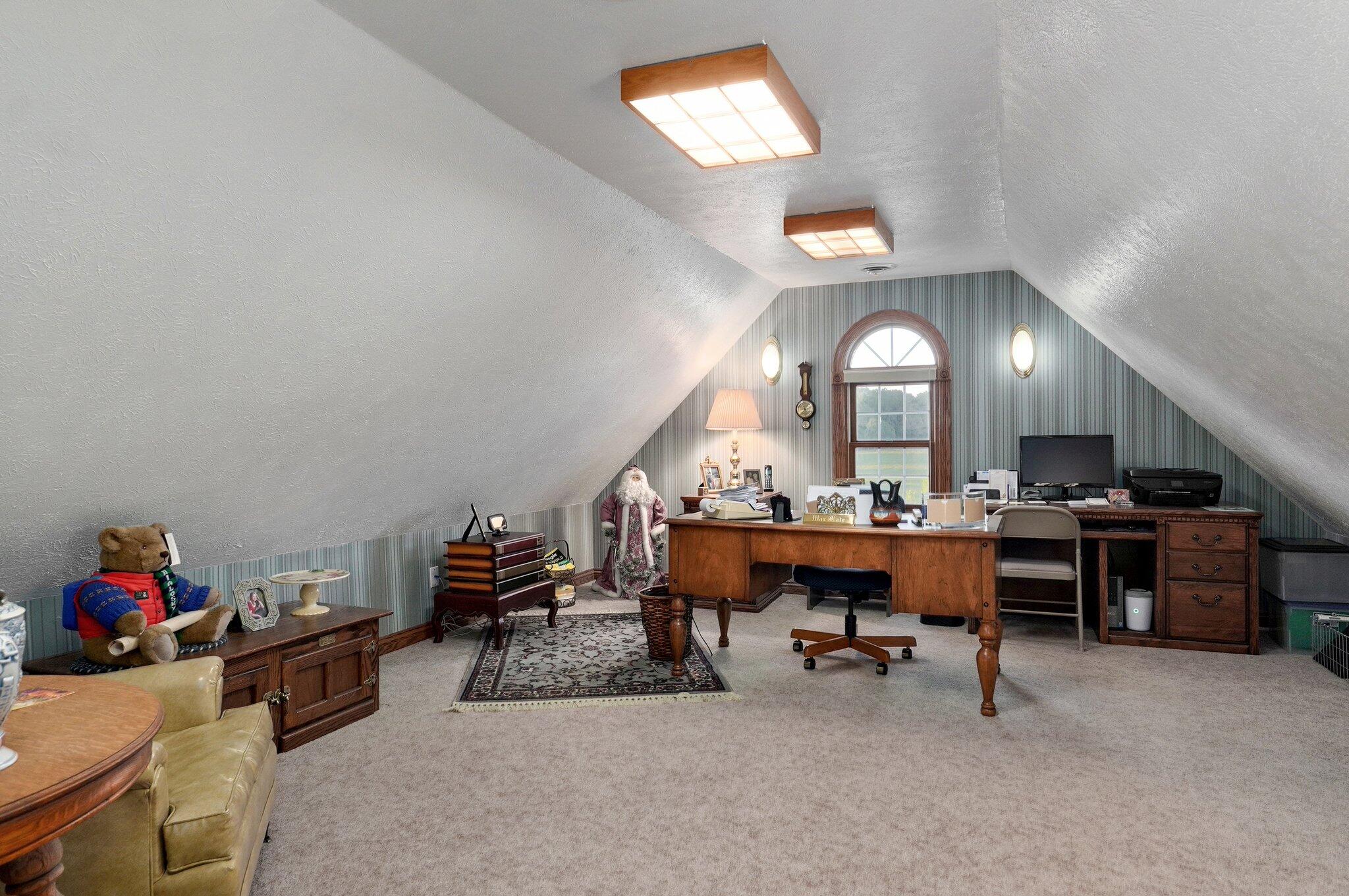 1568 Glossip Avenue Property Photo 29