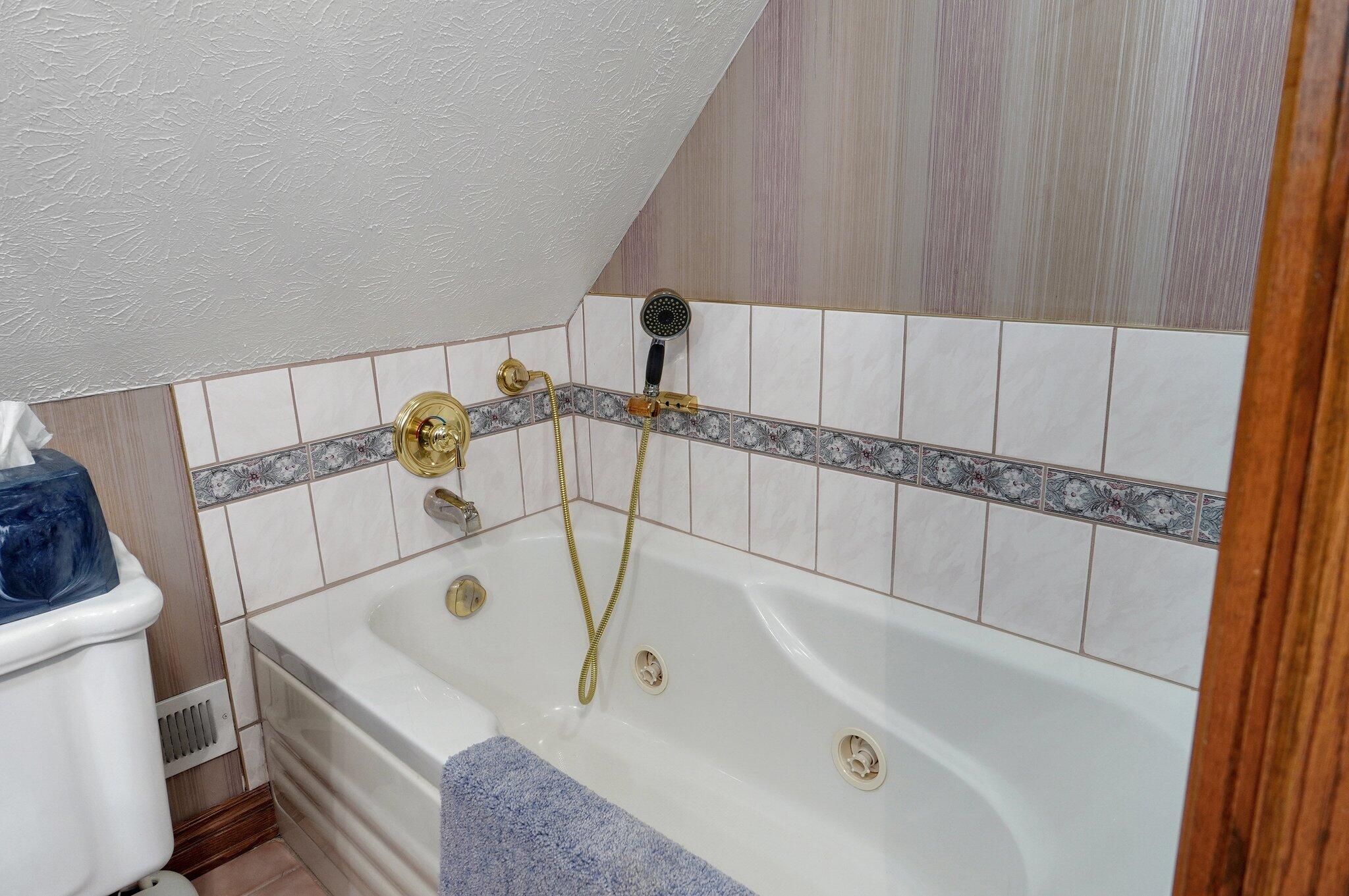 1568 Glossip Avenue Property Photo 32