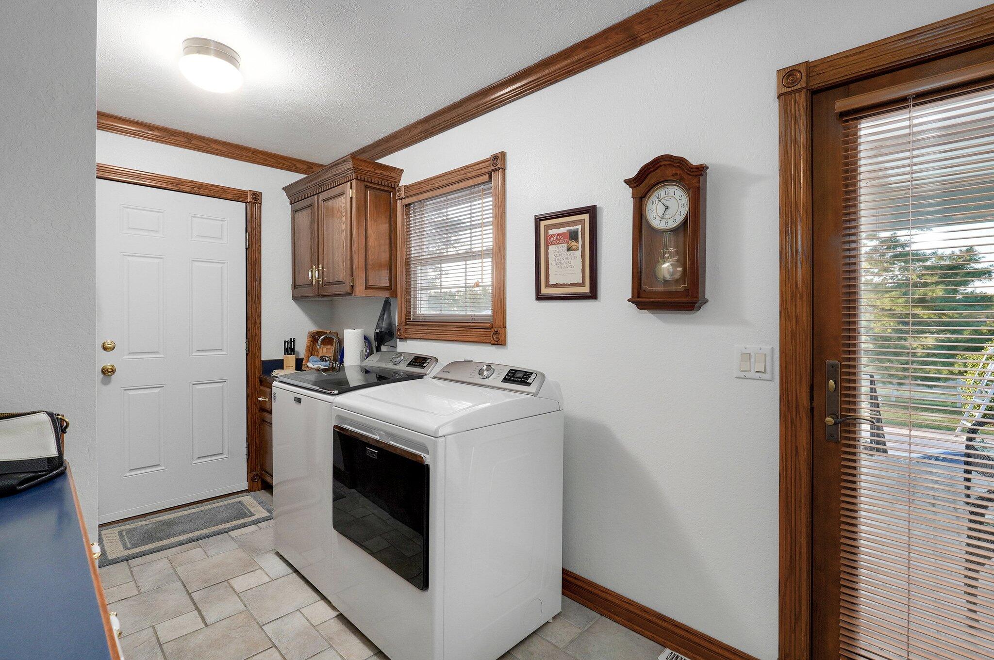 1568 Glossip Avenue Property Photo 35