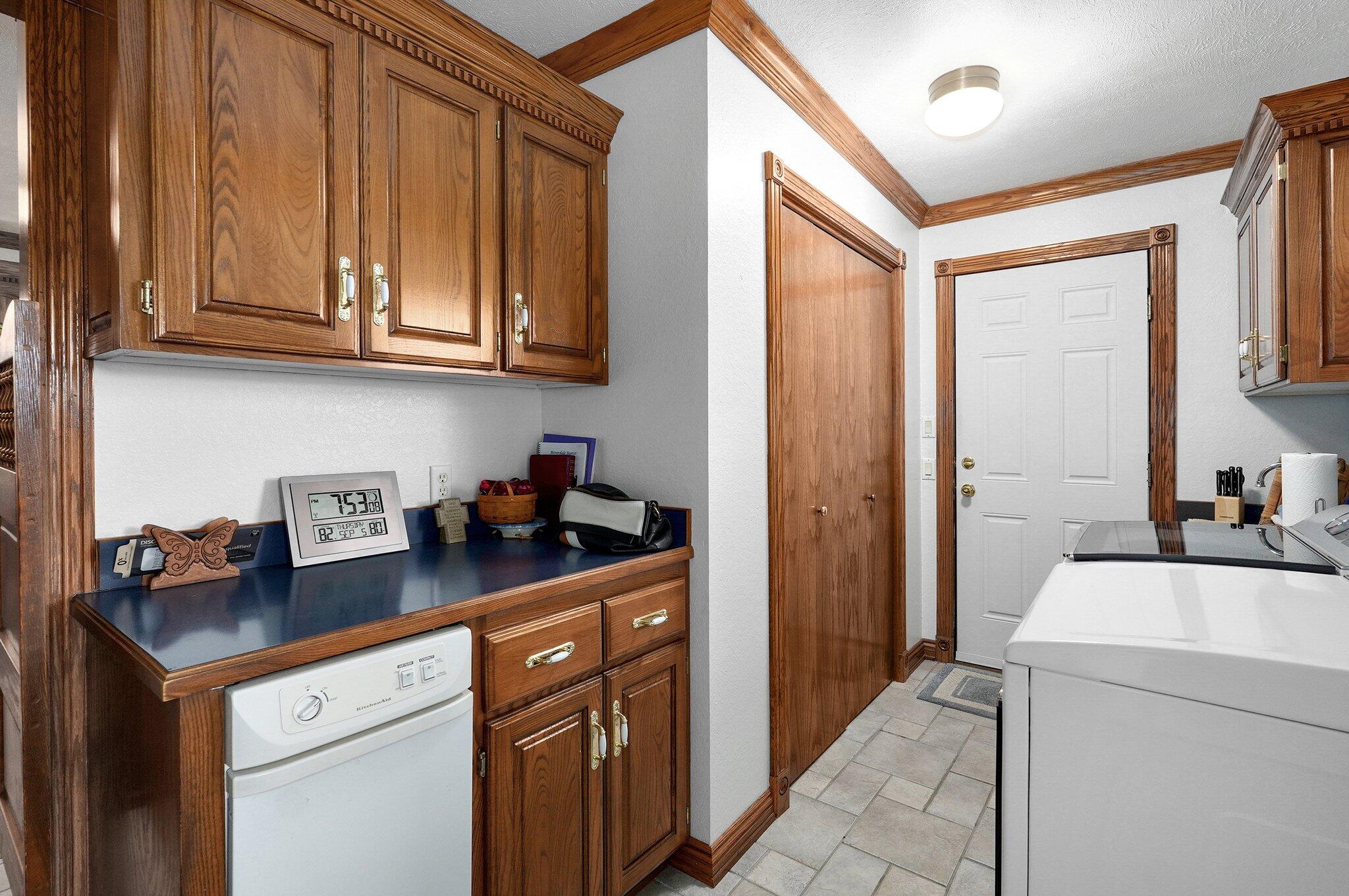 1568 Glossip Avenue Property Photo 36