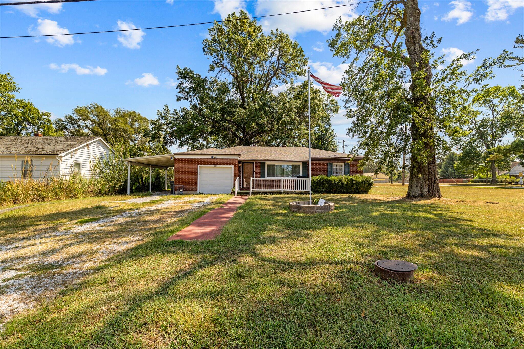 607 Wyatt Avenue Property Photo 3