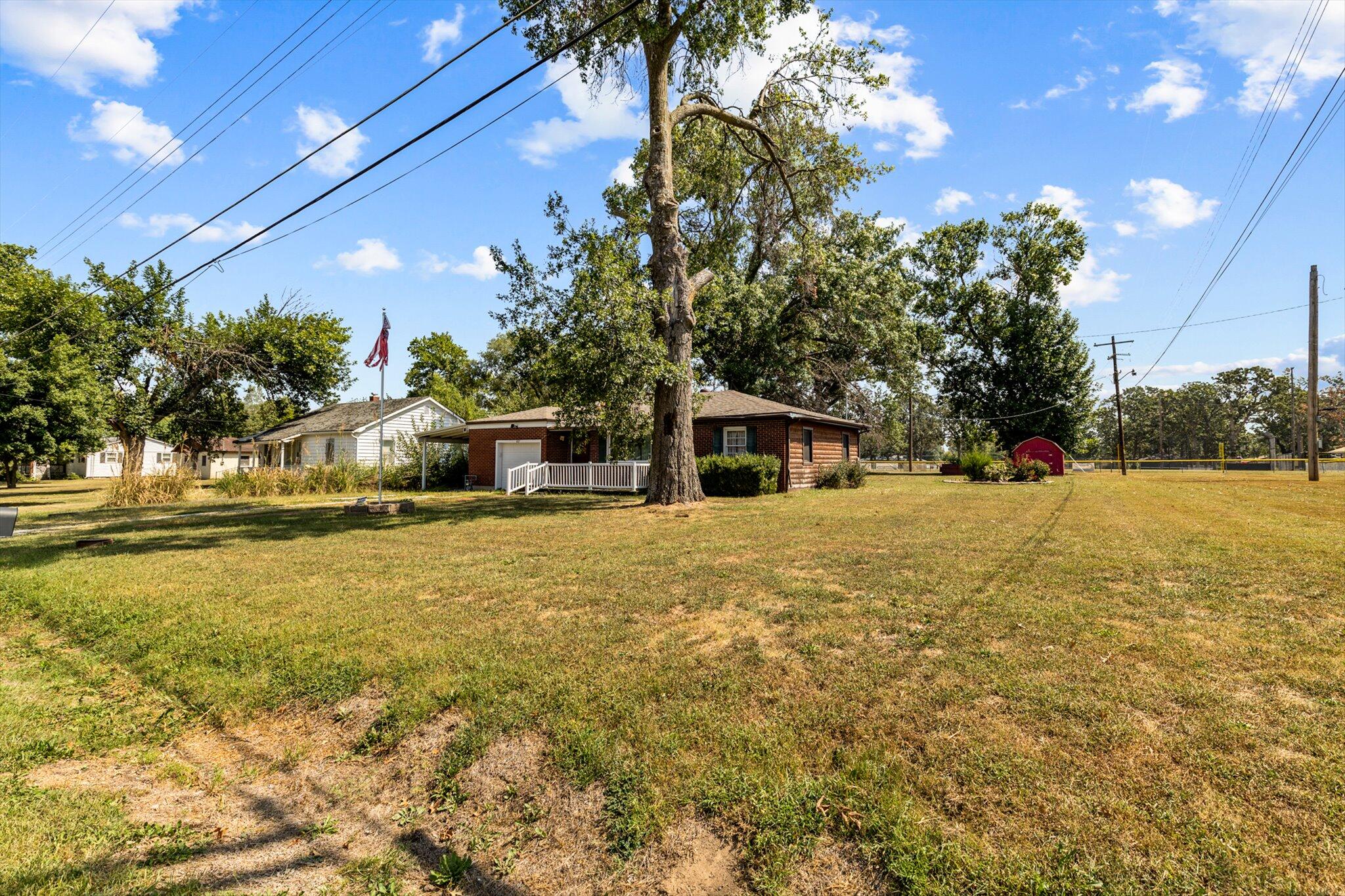 607 Wyatt Avenue Property Photo 4