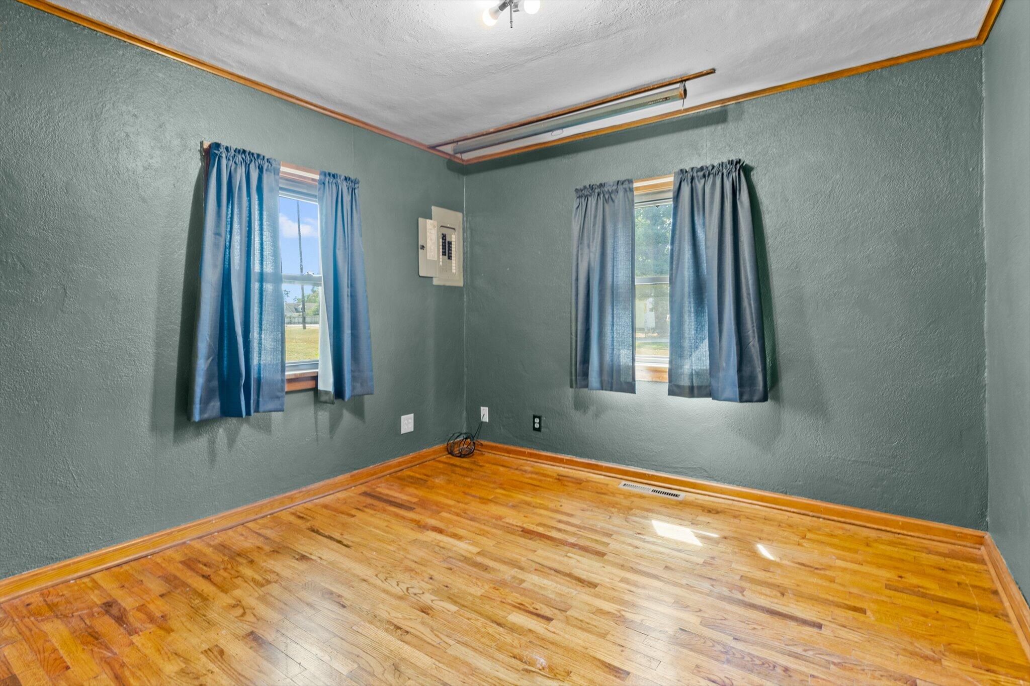 607 Wyatt Avenue Property Photo 9