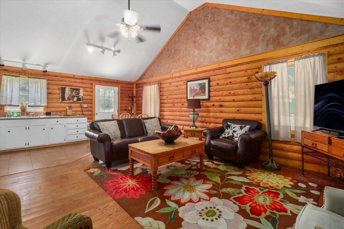 1300 County Road 113 Property Photo 8