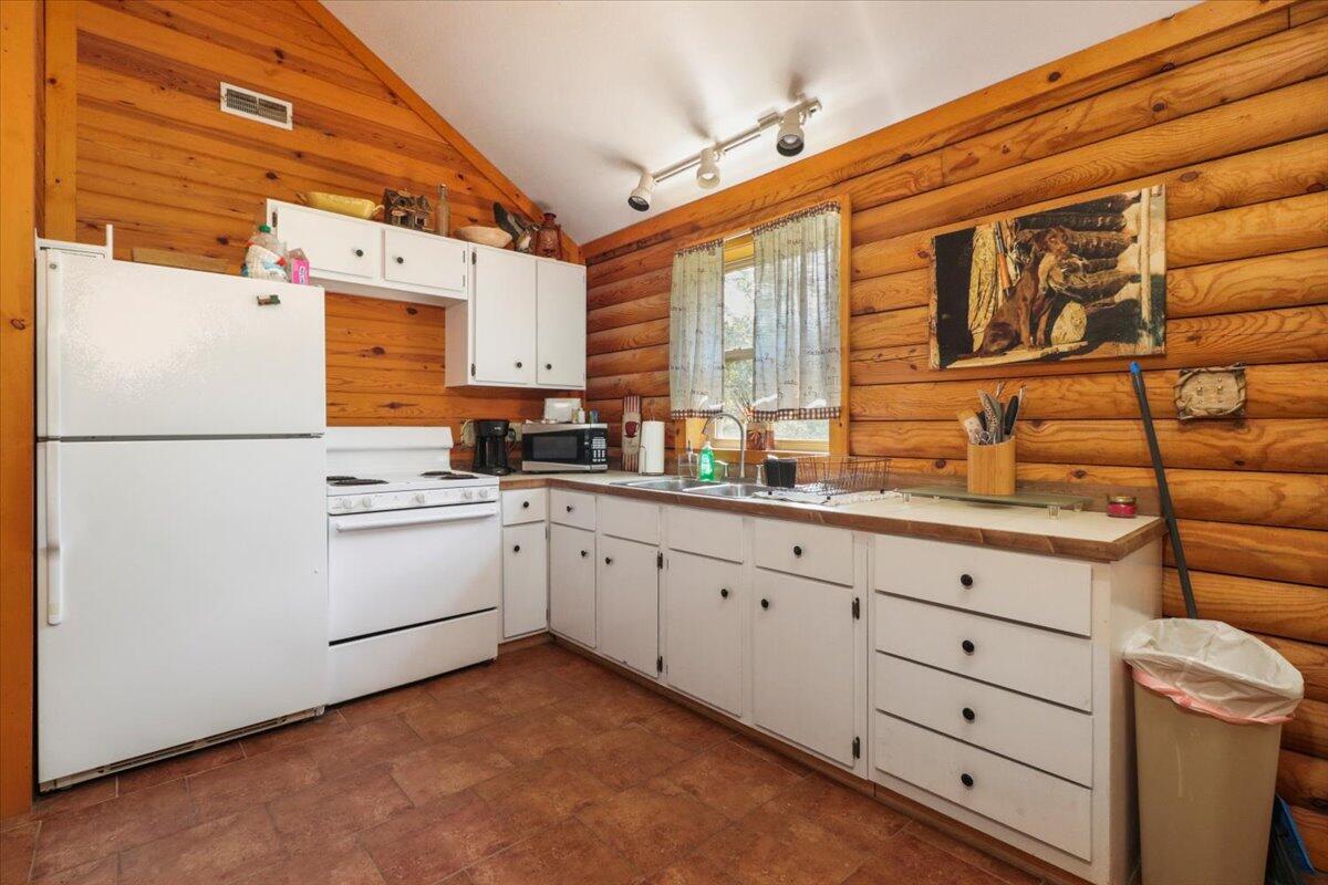 1300 County Road 113 Property Photo 9