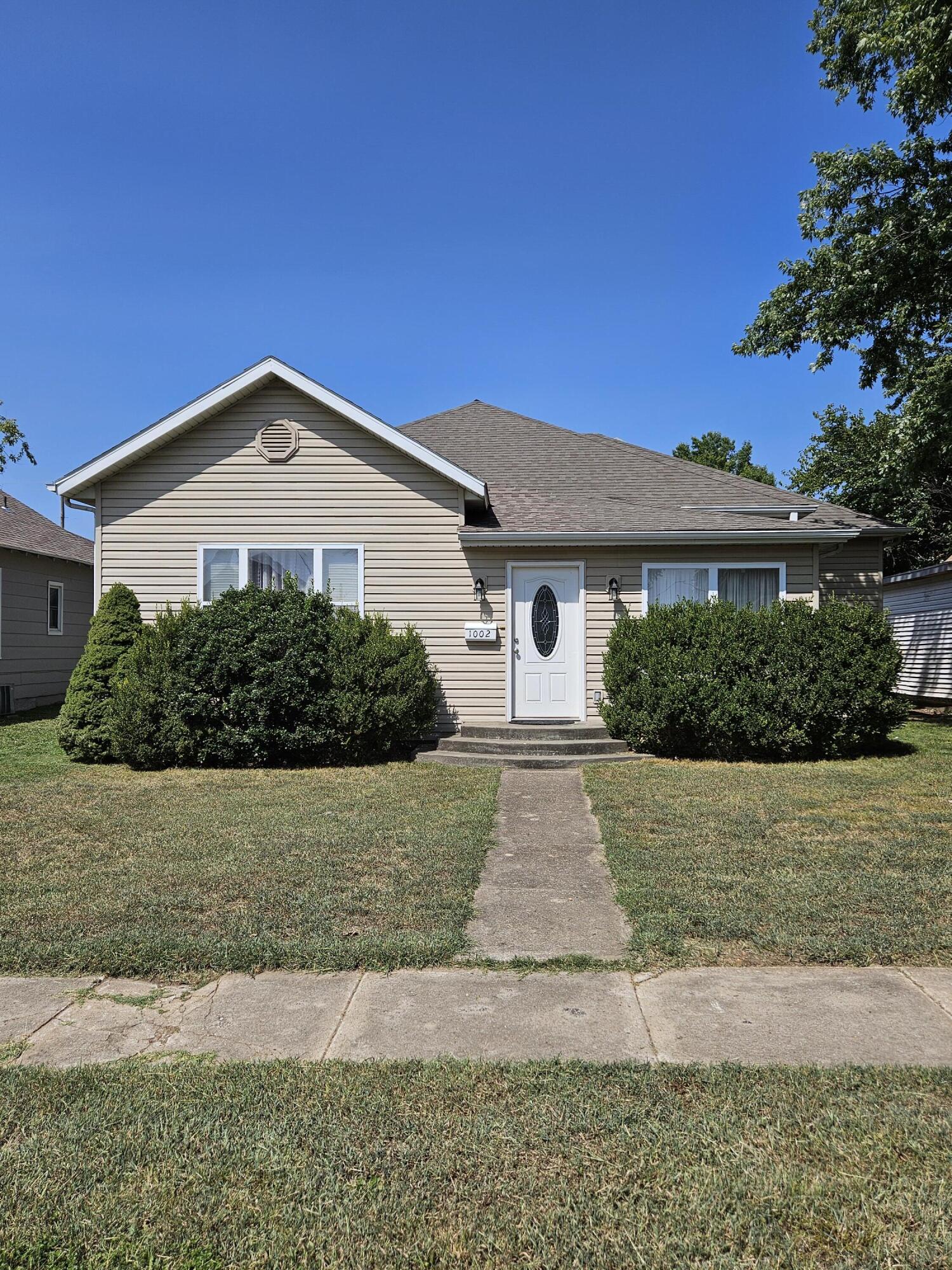 1002 East Bond Street Property Photo 1