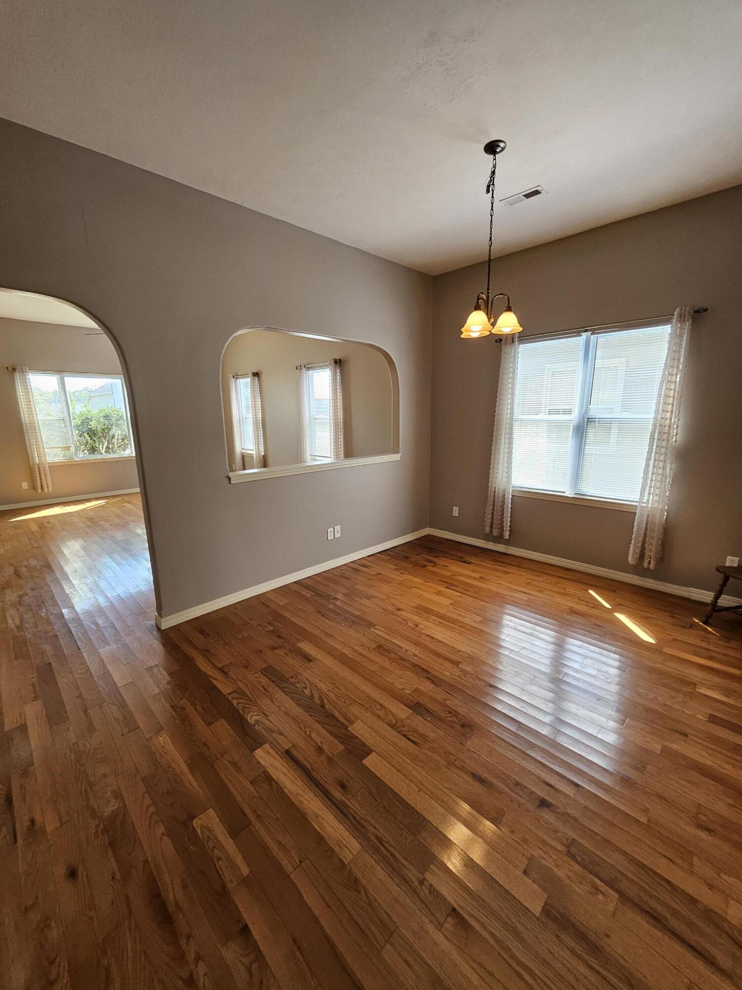 1002 East Bond Street Property Photo 12