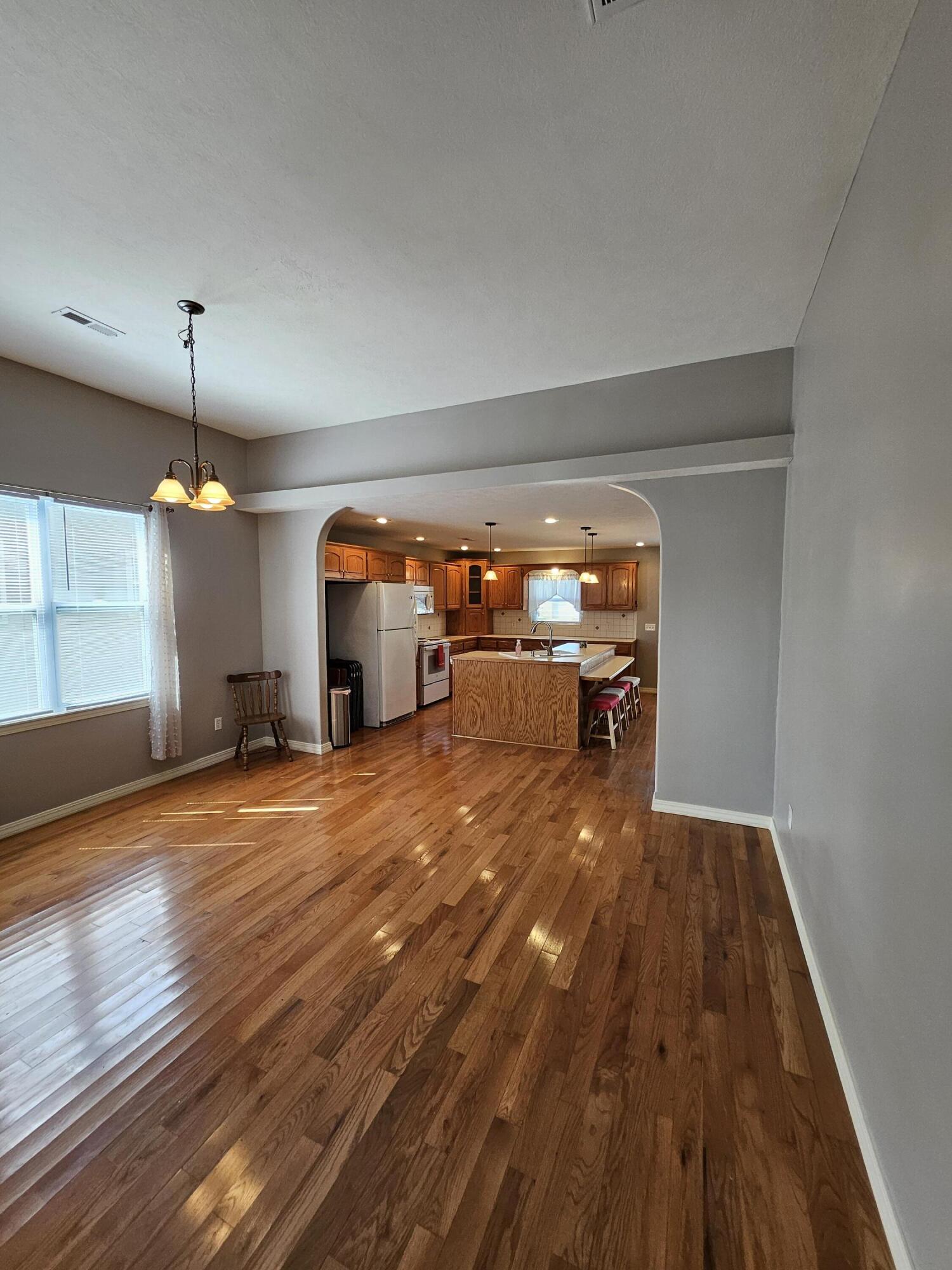 1002 East Bond Street Property Photo 13