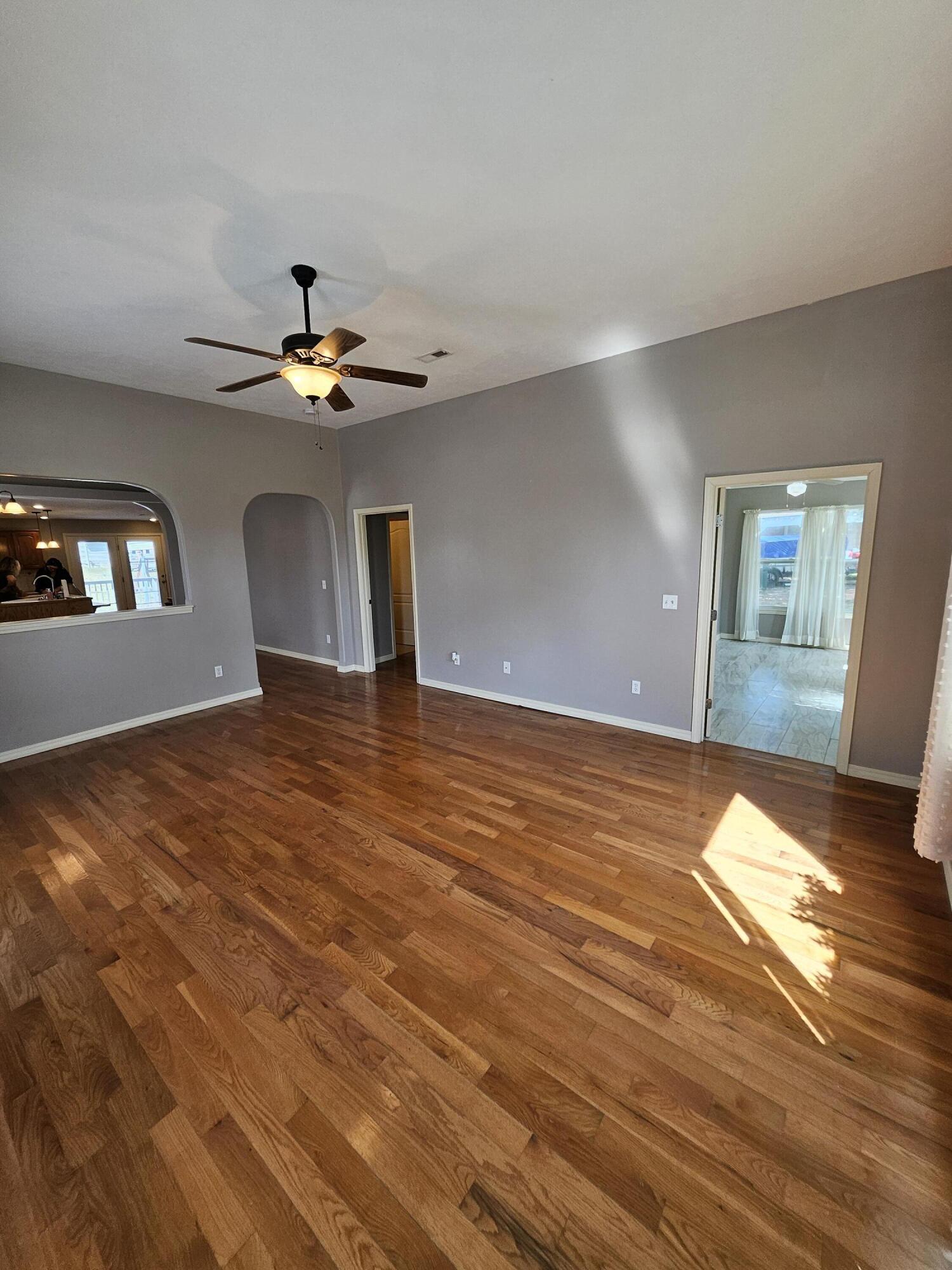 1002 East Bond Street Property Photo 14