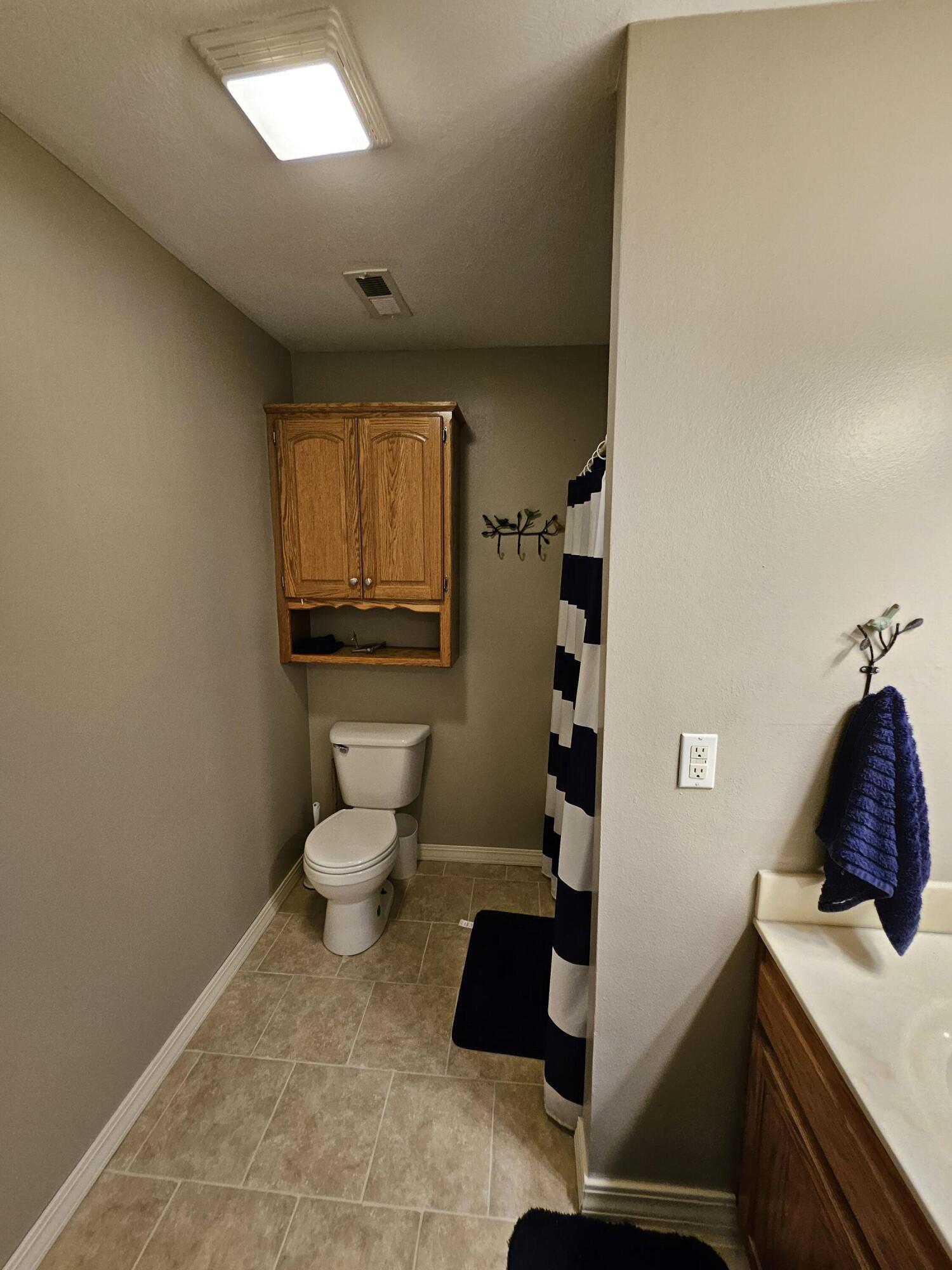 1002 East Bond Street Property Photo 20