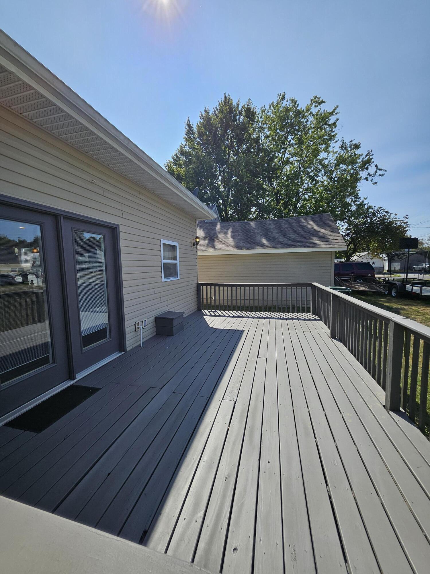 1002 East Bond Street Property Photo 32