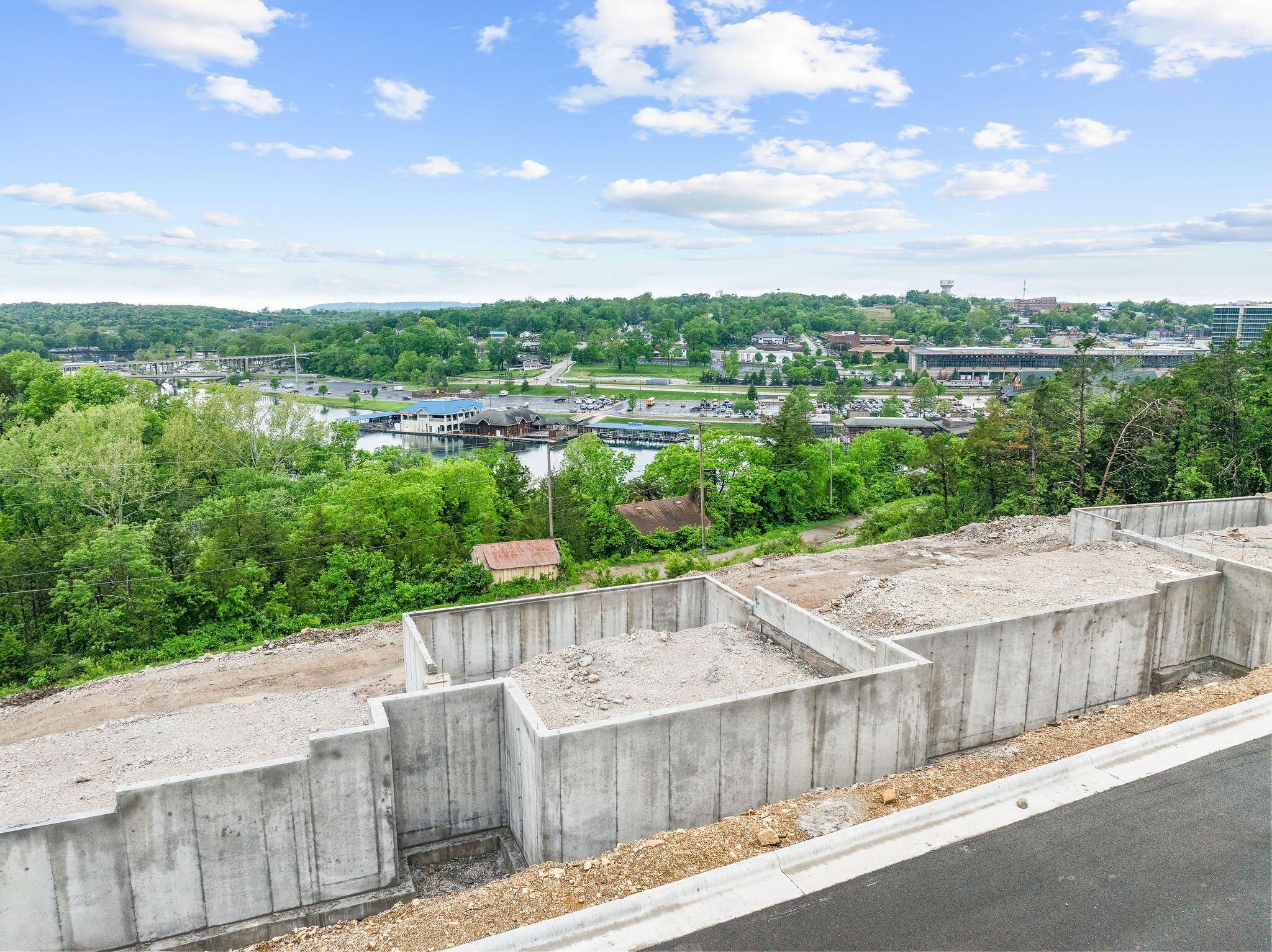 000 Glasswater Condominiums Property Photo 4