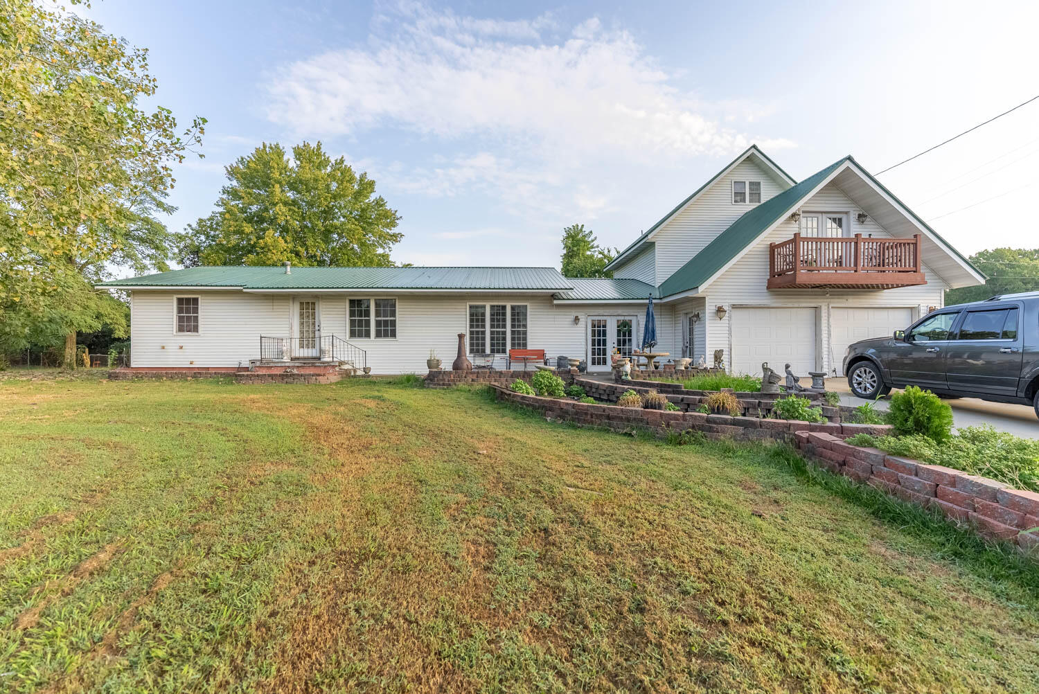 17136 North 9 Highway Property Photo 5