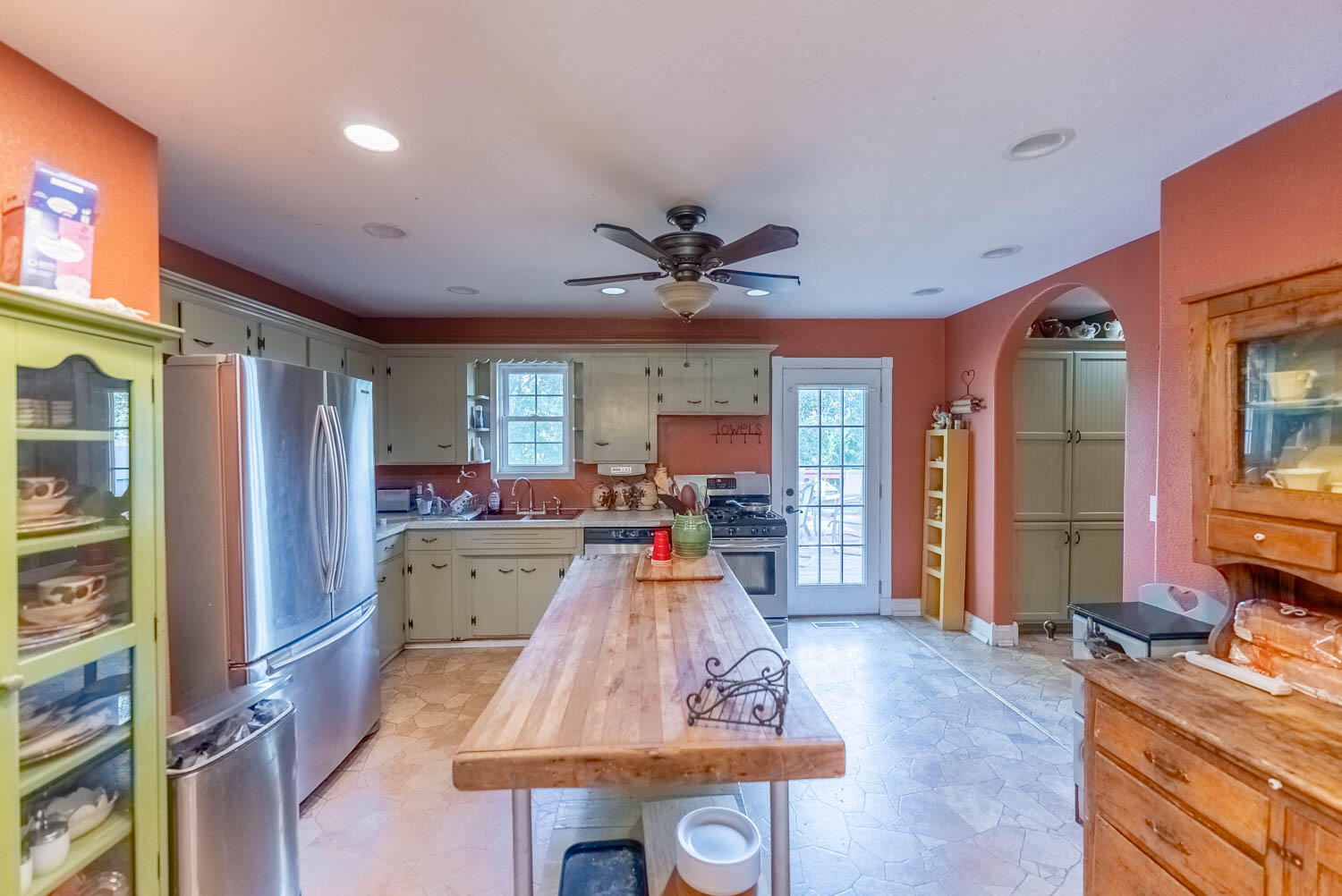 17136 North 9 Highway Property Photo 26