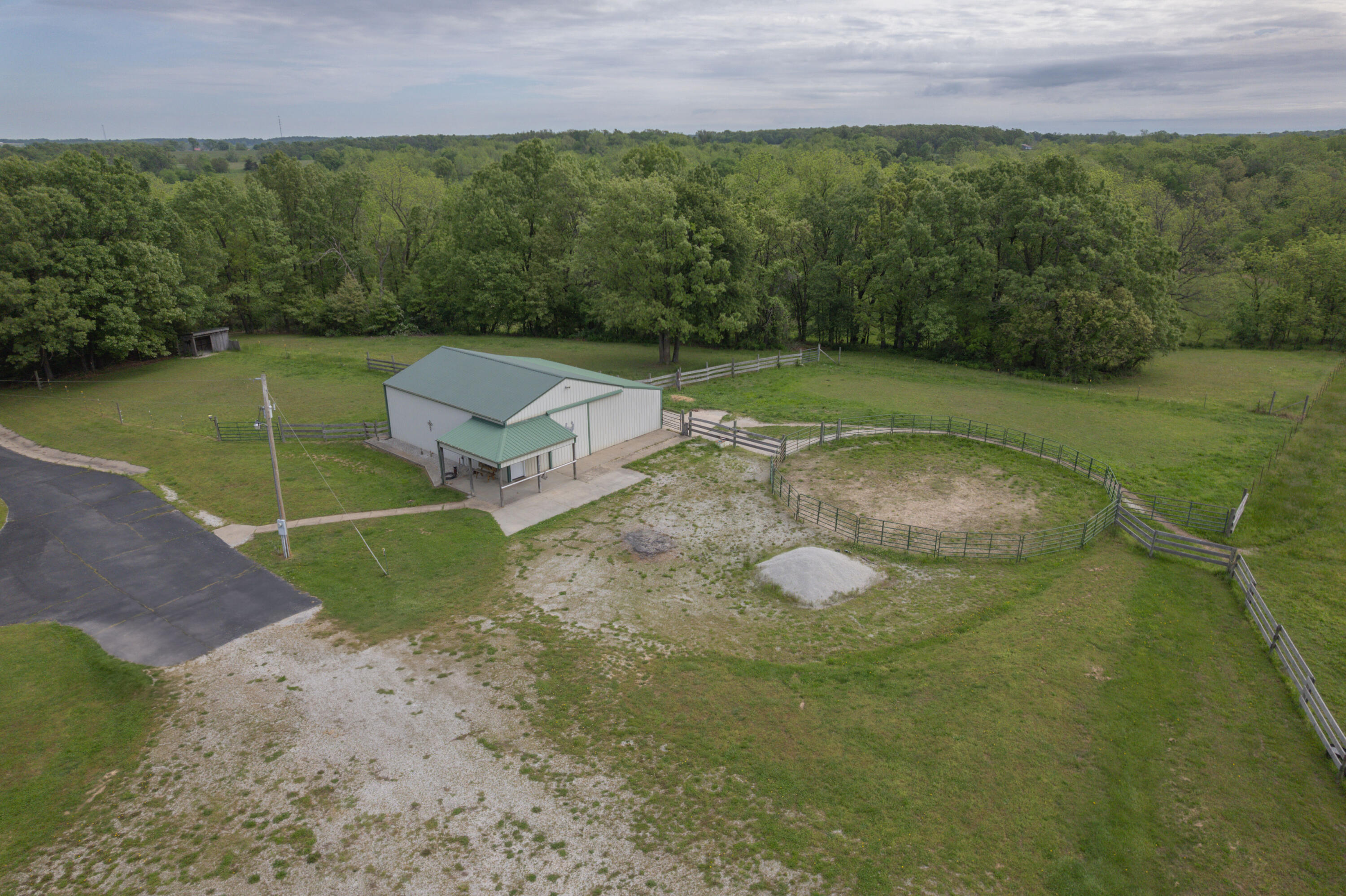 16427 Farm Road 2007 Property Photo 4