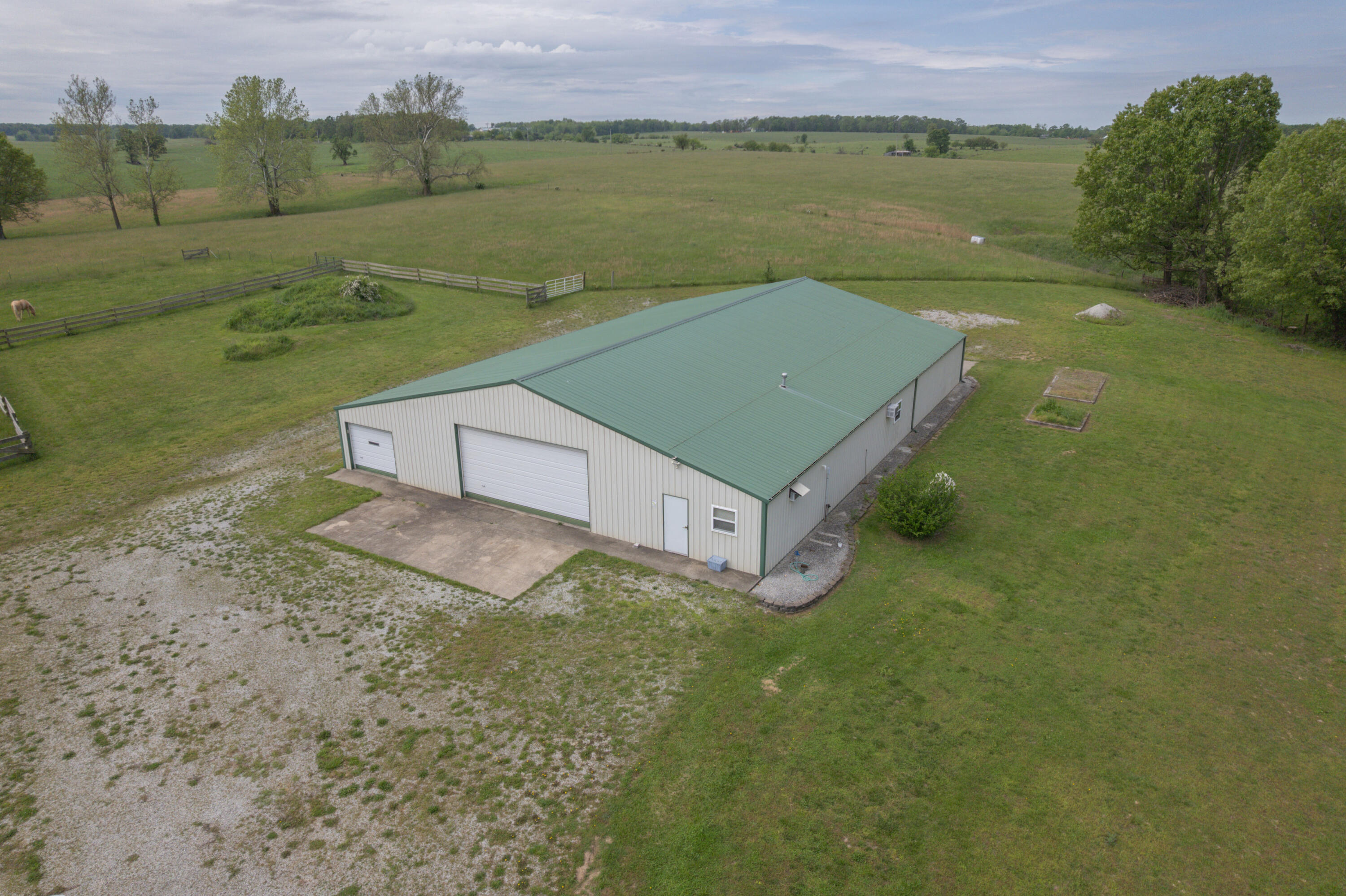 16427 Farm Road 2007 Property Photo 10