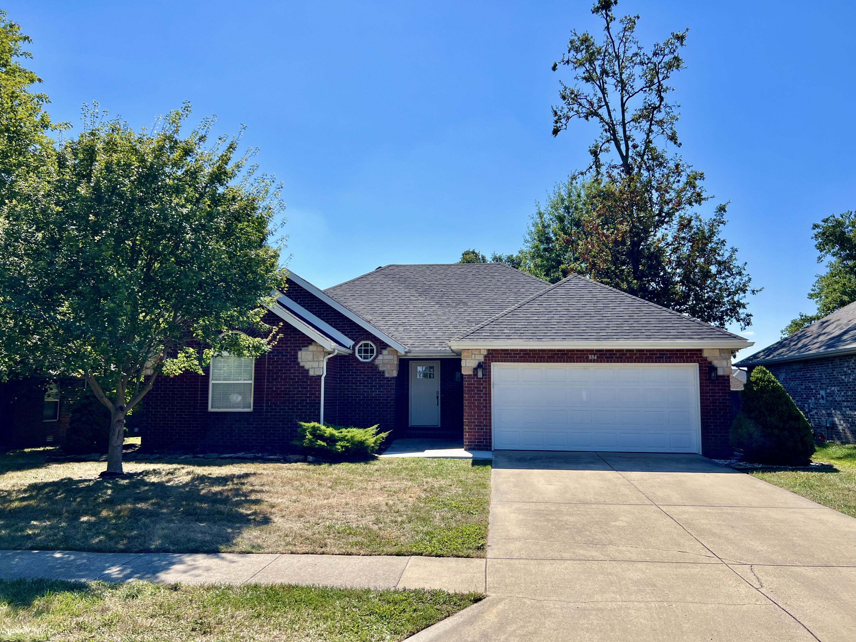 884 West Dustin Lane Property Photo 3