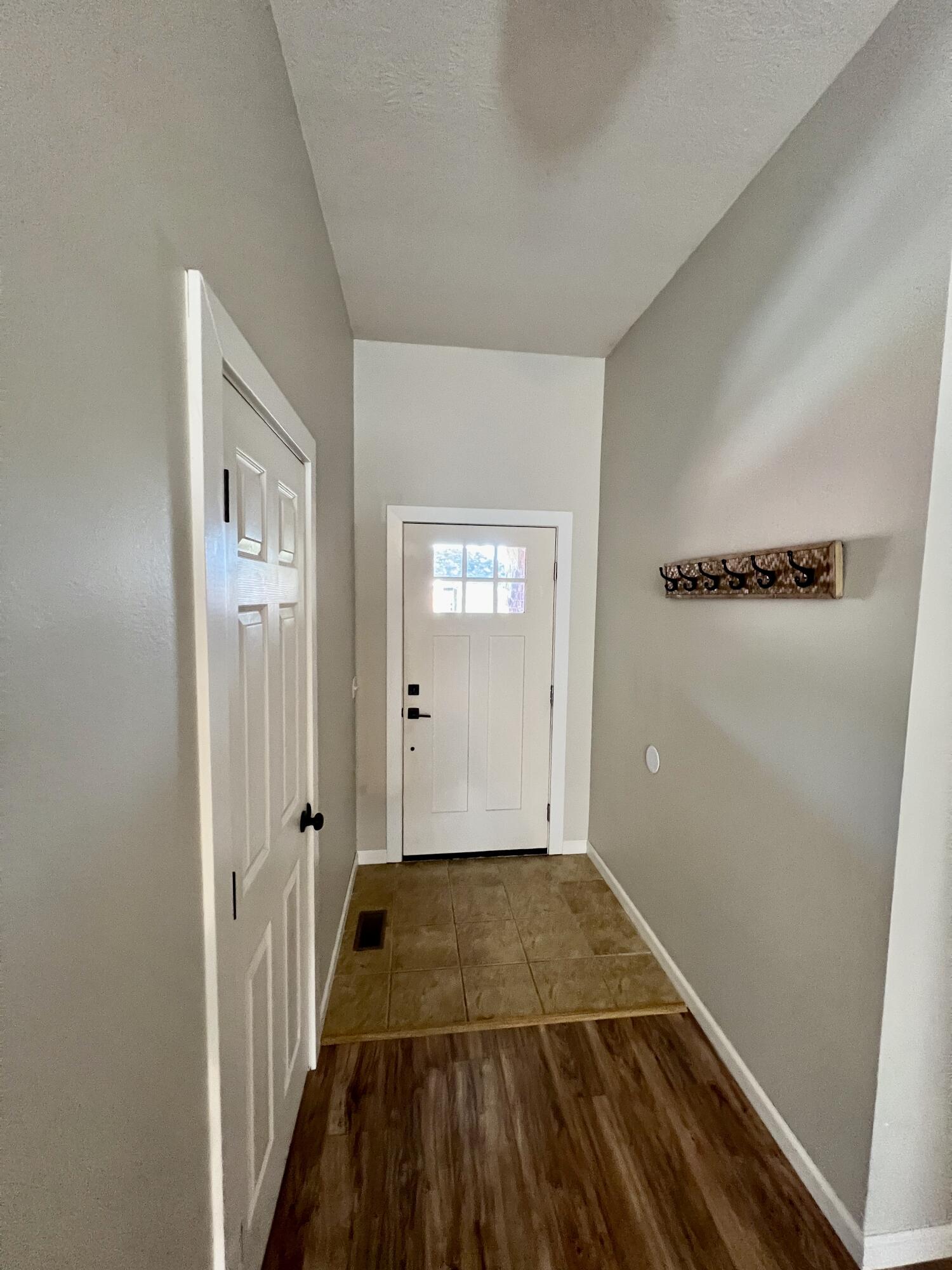 884 West Dustin Lane Property Photo 6