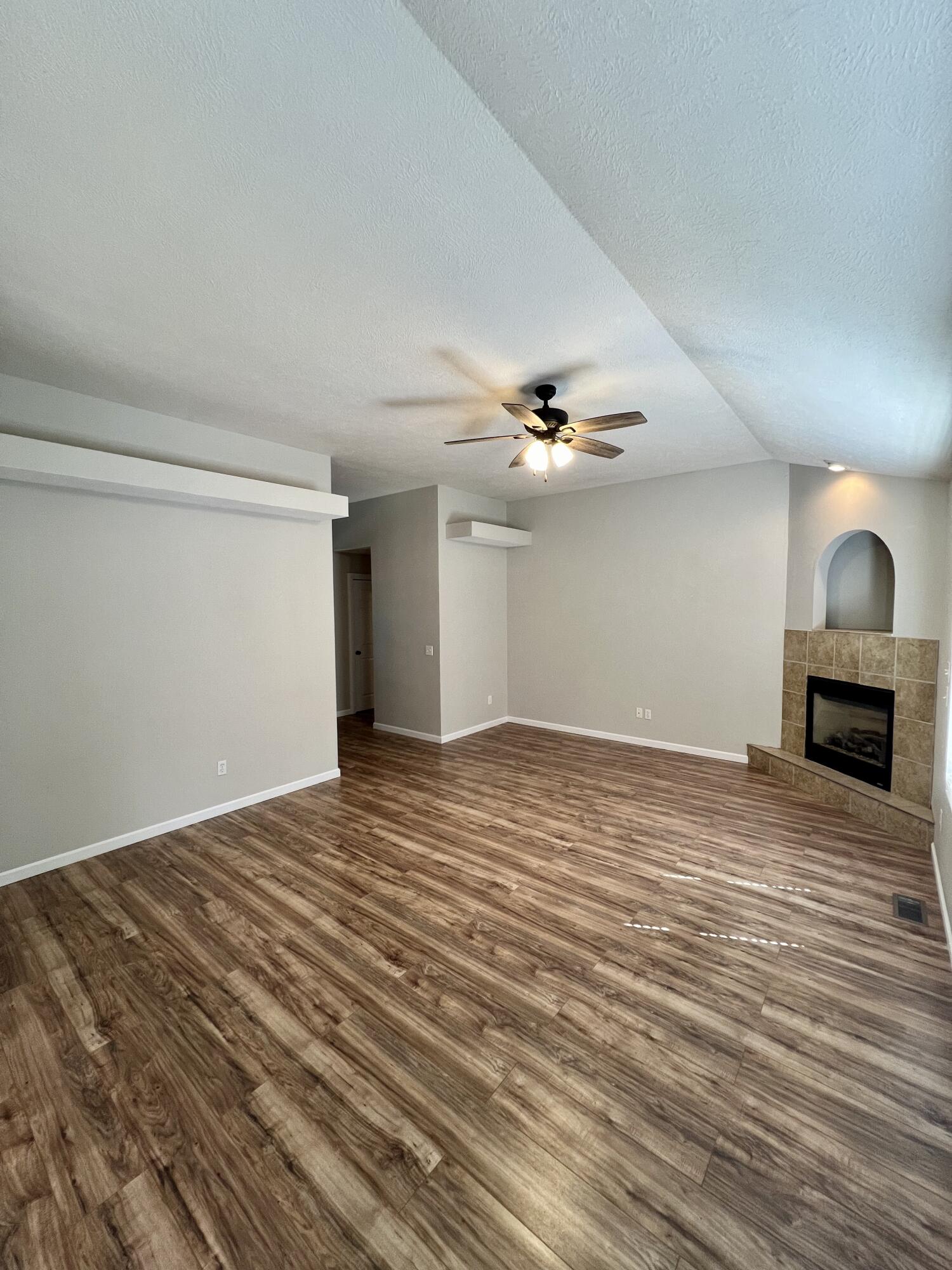 884 West Dustin Lane Property Photo 8
