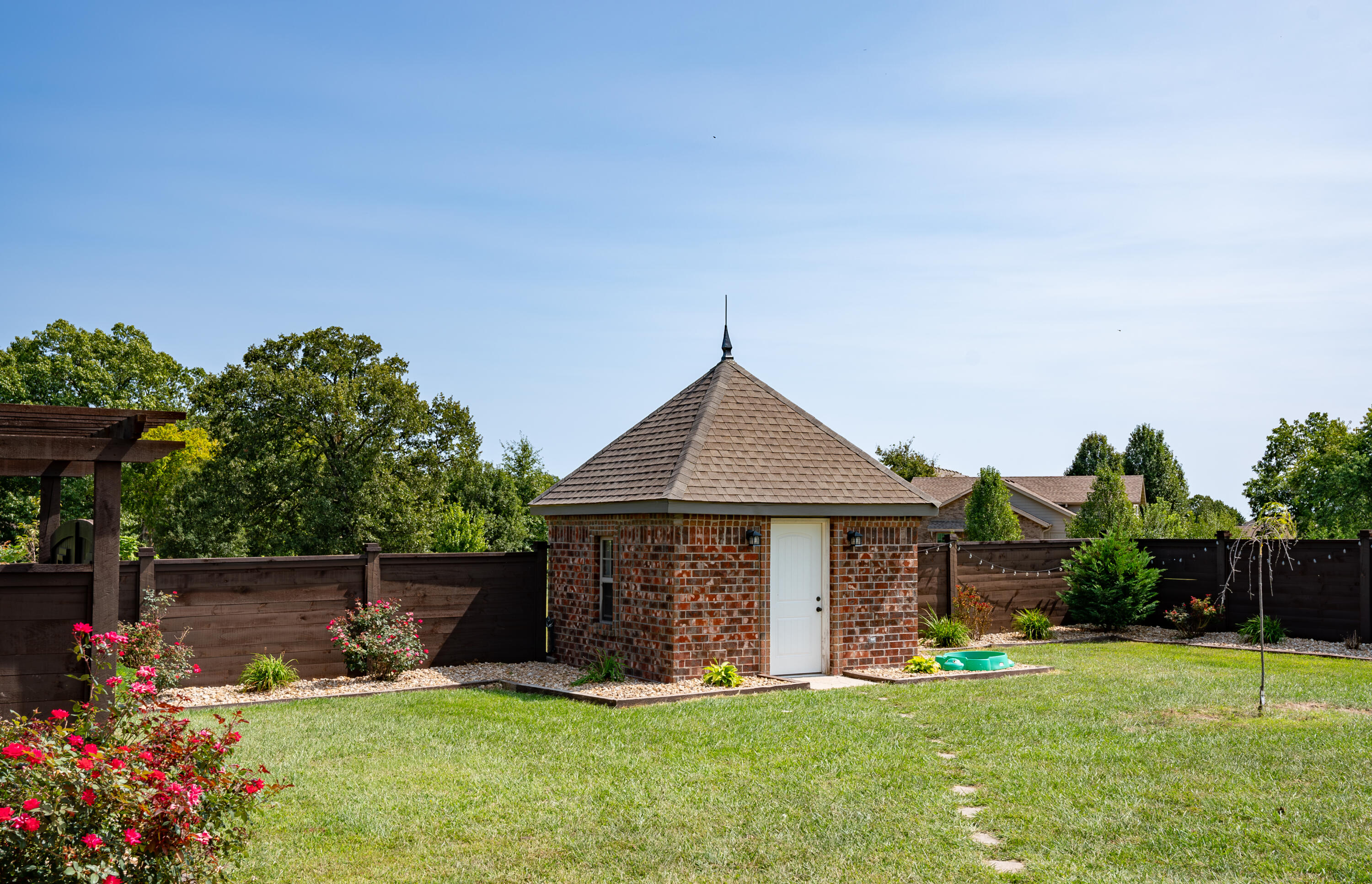 9770 Green Meadow Rd Property Photo 12