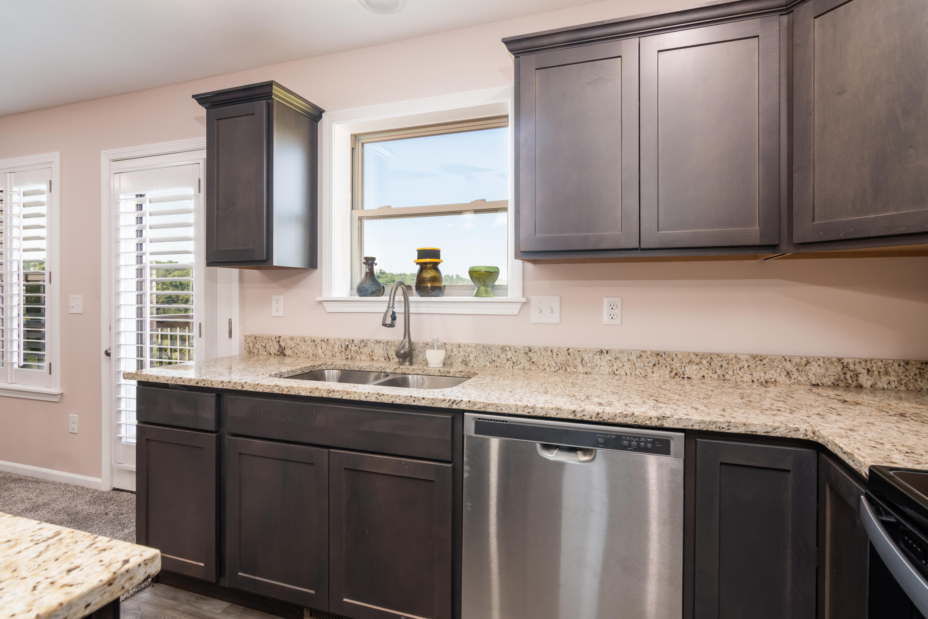 880 Black Forest Lane Property Photo 14