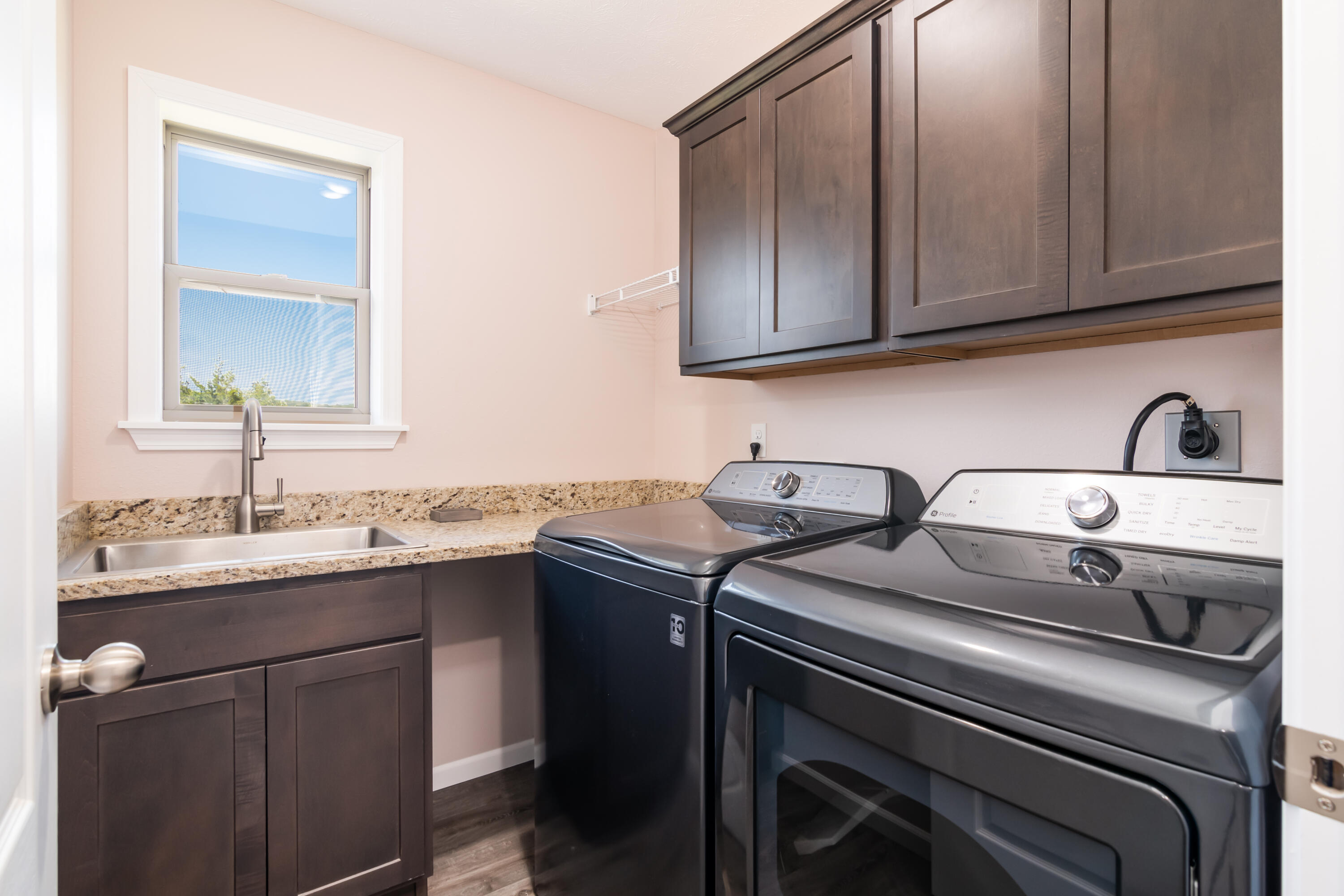 880 Black Forest Lane Property Photo 15